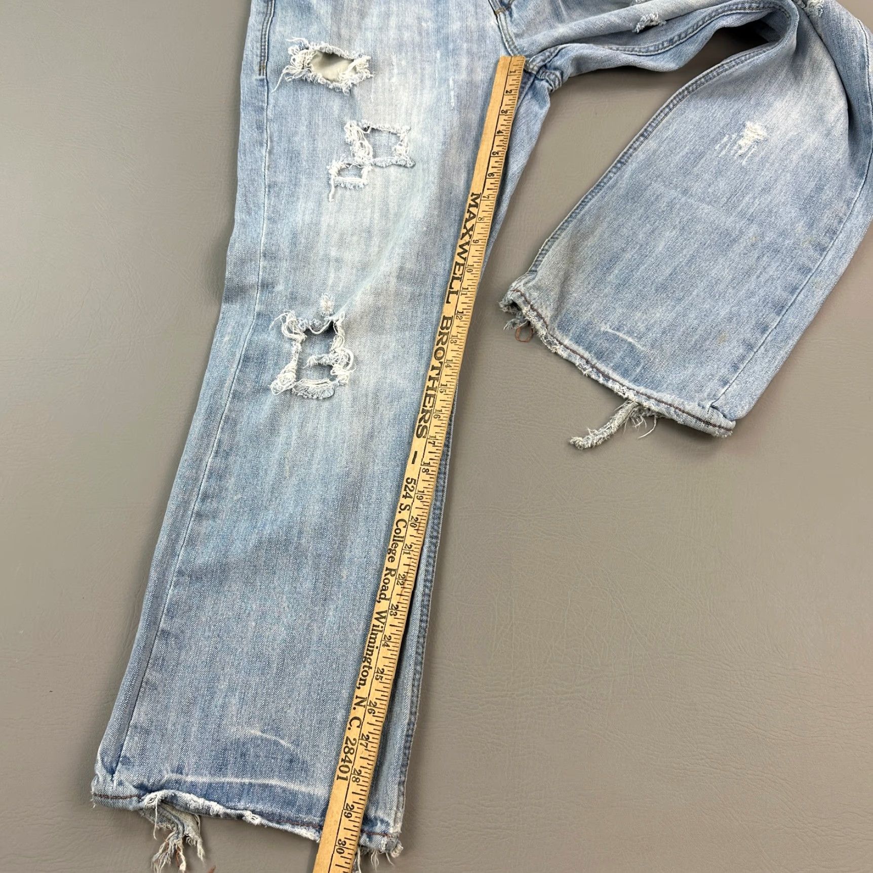 American Eagle Outfitters VINTAGE American Eagle Jeans Mens 34x30 Light Wash Relaxed Bootcut Distress Y2K Jeans Size US 34 / EU 50 - 5 Thumbnail