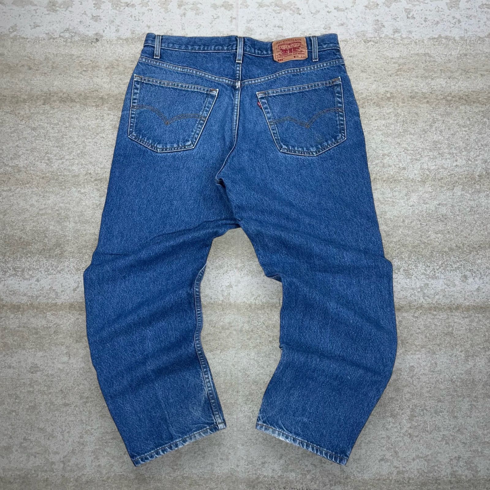 Levi's Vintage 90s Levis Jeans 550 38x30 Relaxed Fit Medium Wash Size US 38 / EU 54 - 1 Thumbnail