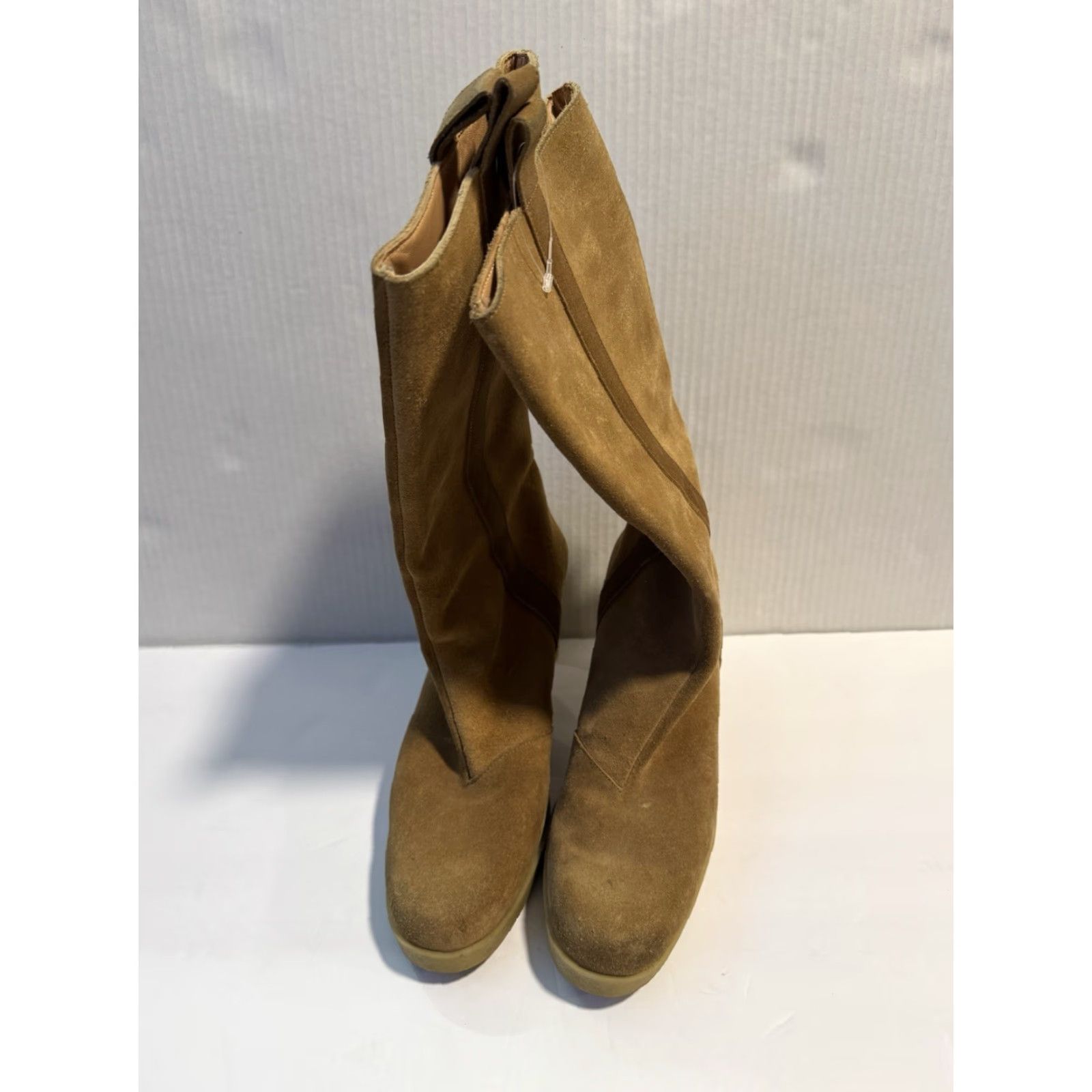 Vintage Robert Clergerie France Vintage Suede Boots Women's TAN Size 9 Size US 9 / IT 39 - 3 Thumbnail