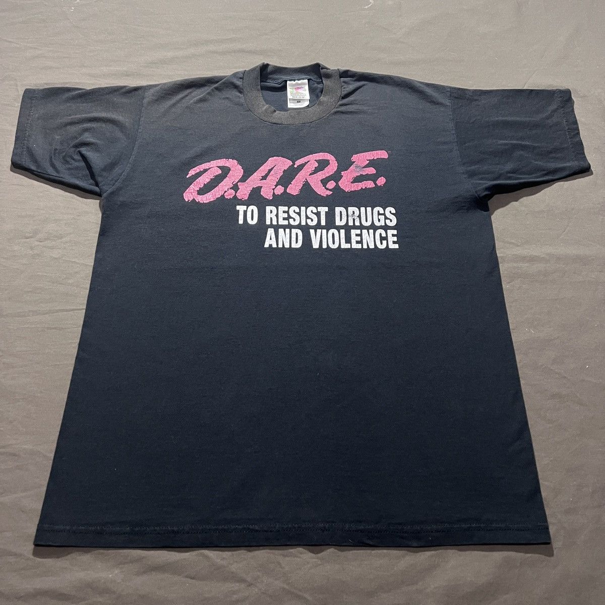 D.A.R.E Vintage Y2K DARE Promo Tee L Faded DRUGS AND VIOLENCE Size US L / EU 52-54 / 3 - 1 Thumbnail