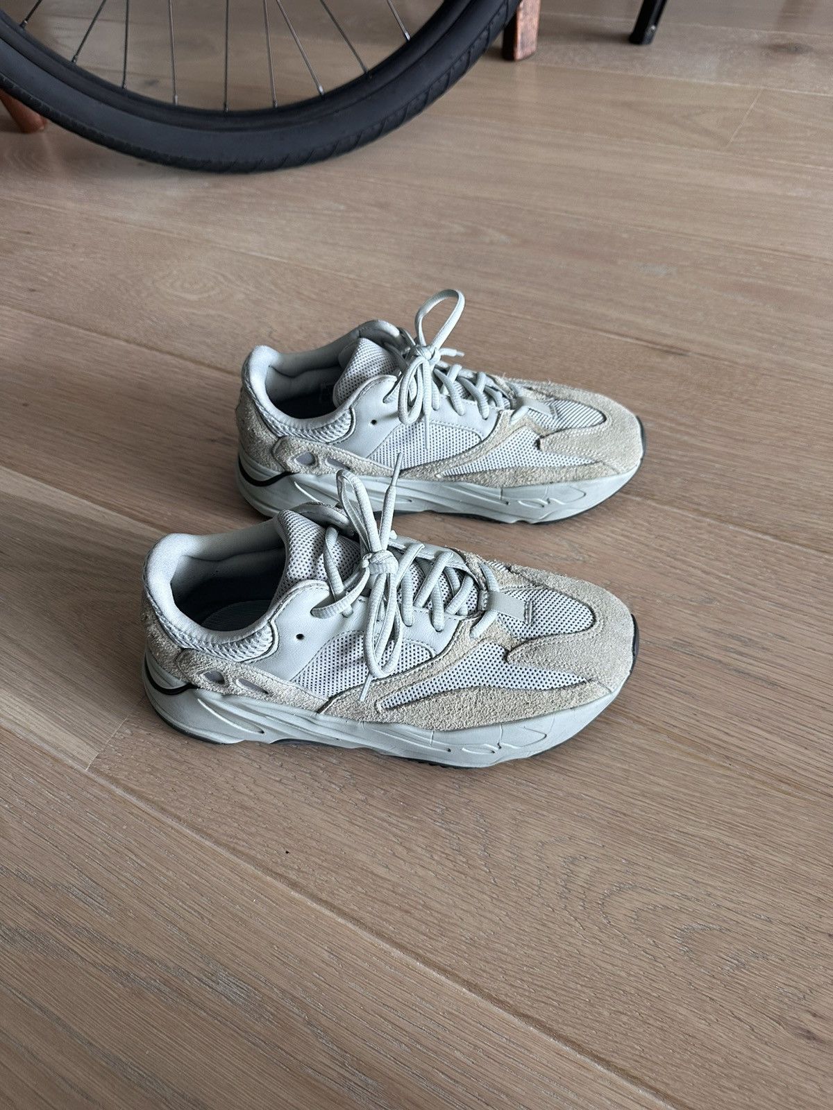 Yeezy Yeezy 700 SALT Size US 7.5 / EU 40-41 - 3 Thumbnail
