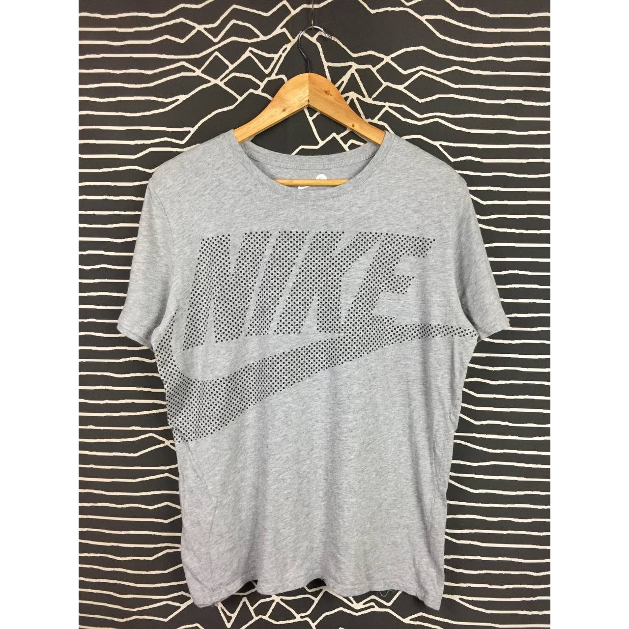 Nike Nike Swoosh Big Logo Spell Out Tee Size M Size US M / EU 48-50 / 2 - 1 Thumbnail