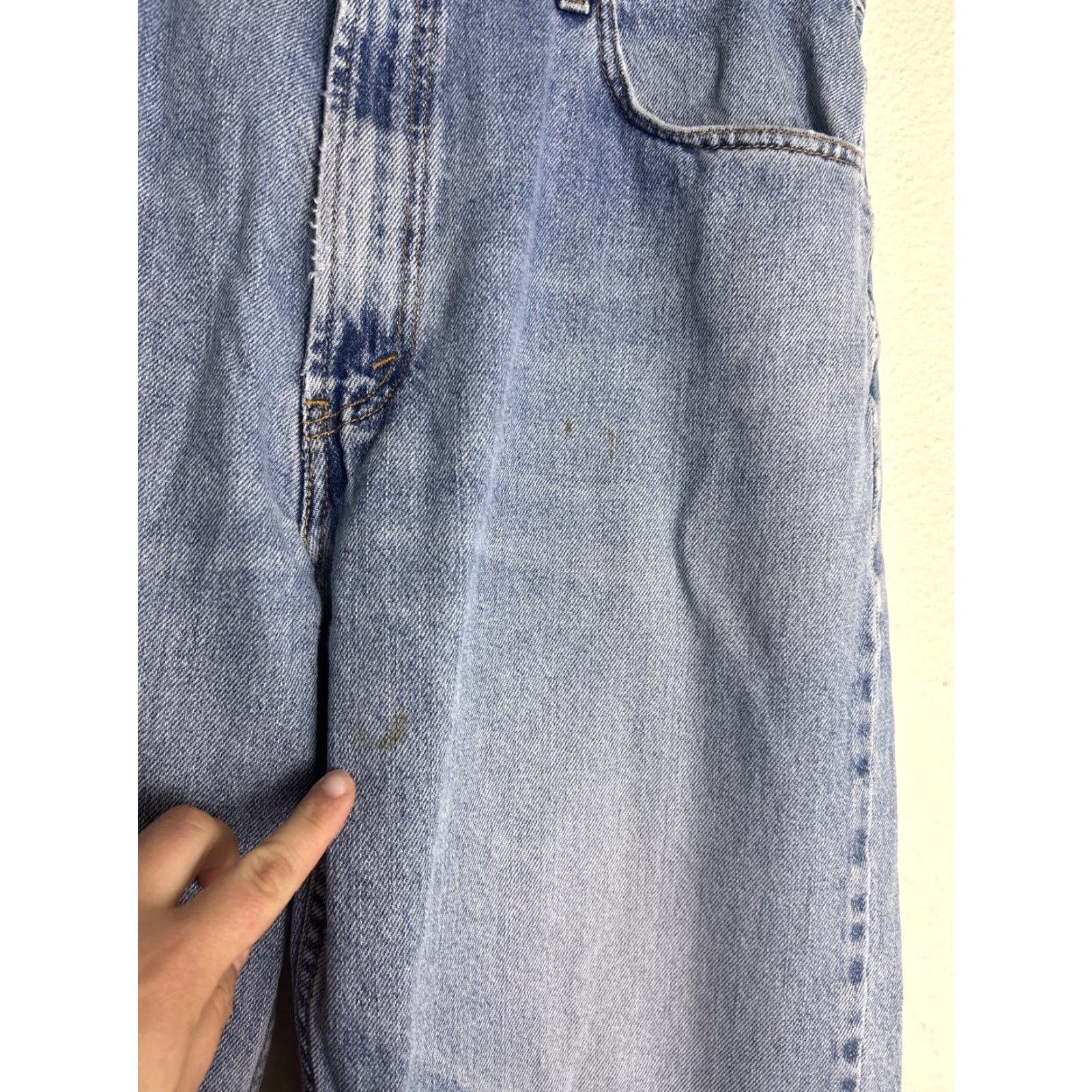 Levi's Levi’s 550 Jeans Mens Light Wash Relaxed Fit 38x32 Distressed Stains Blue Denim Straight 90s Inches? Size US 38 / EU 54 - 6 Thumbnail