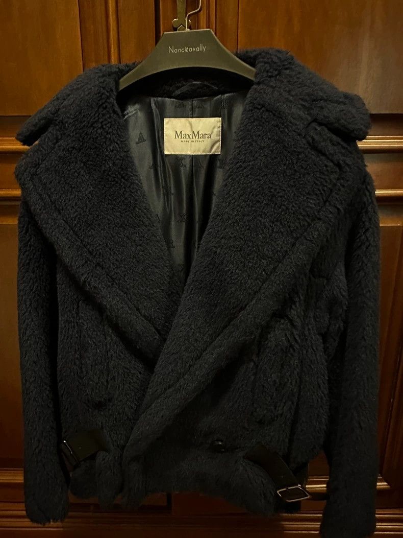 Max Mara Max Mara Classic Cropped Jacket Furry Teddy Bear Jacket Size S / US 4 / IT 40 - 1 Thumbnail