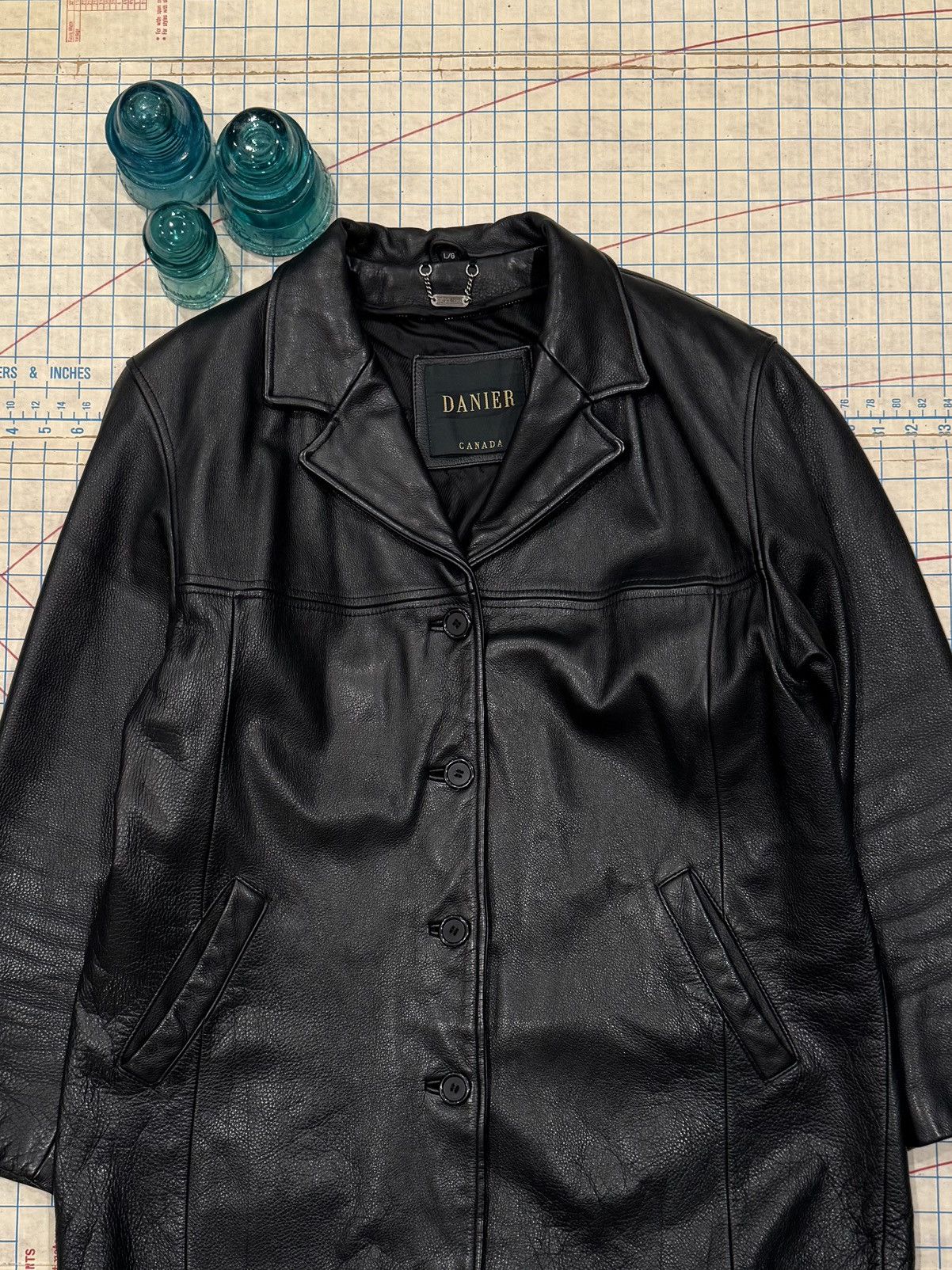 Danier Vintage Danier Leather Blazer Car Coat Mens Size Large Black Size US L / EU 52-54 / 3 - 3 Thumbnail