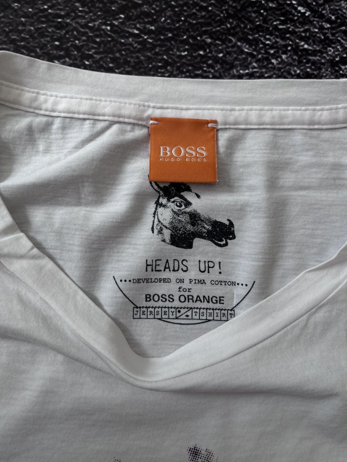 Hugo Boss Hugo Boss Vintage Orange Tab Horse Hands Up T-shirt Size S Size US S / EU 44-46 / 1 - 3 Thumbnail