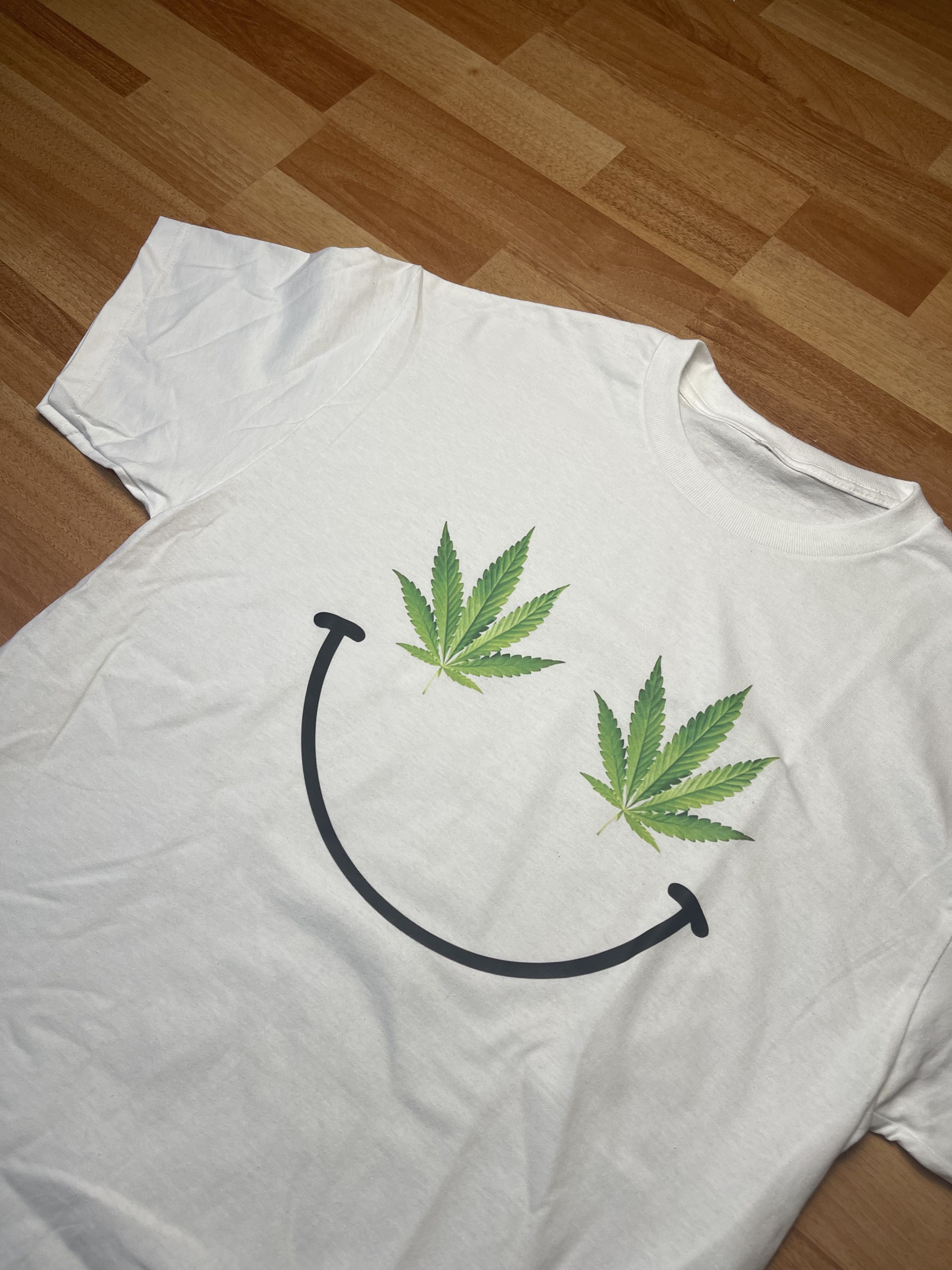 Vintage Happy Weed Face T-shirt Size US L / EU 52-54 / 3 - 2 Thumbnail