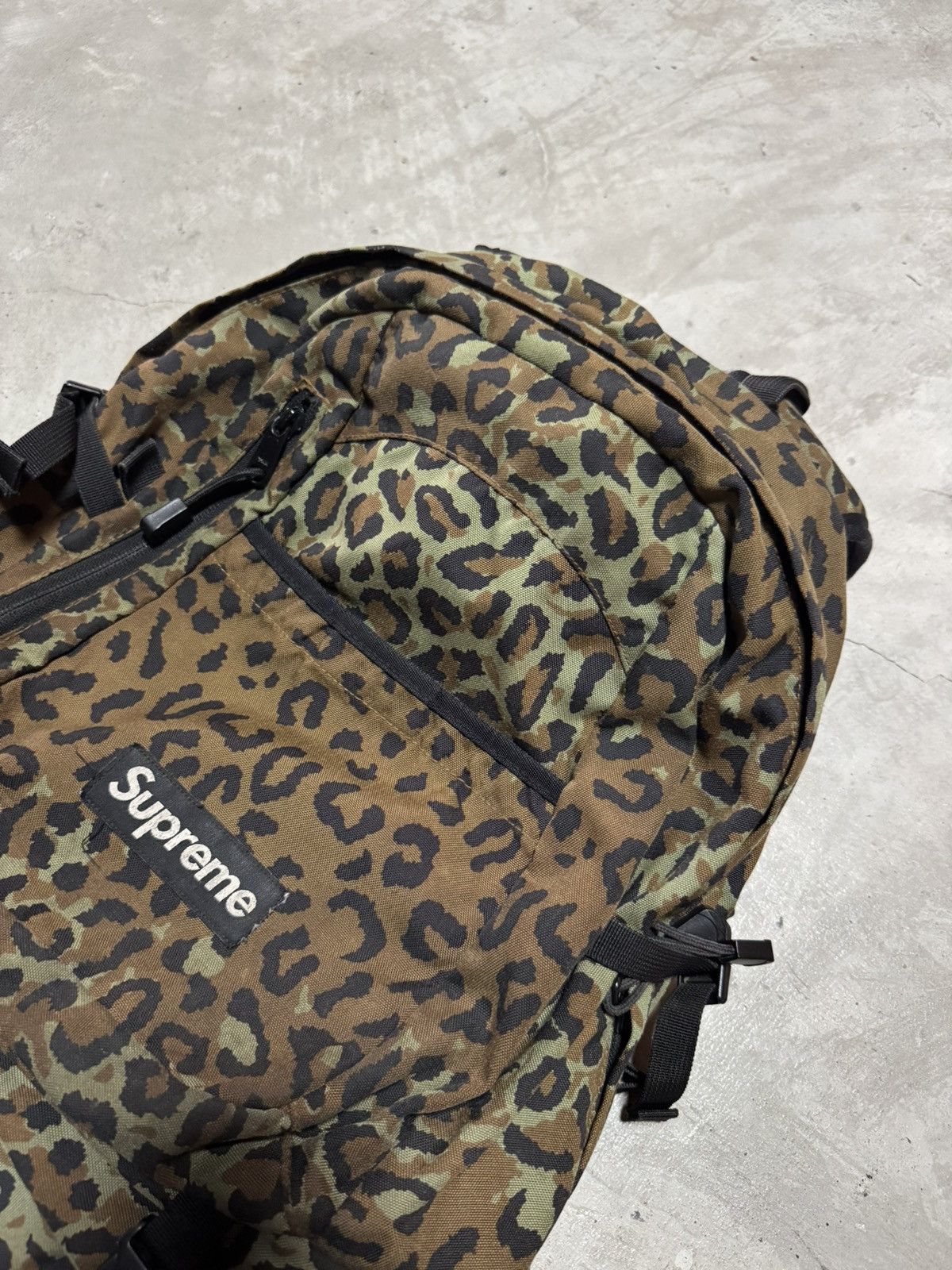 Supreme Supreme Leopard Camo Guide 28 Backpack SS10 2010 Bag RARE OG Size ONE SIZE - 3 Thumbnail