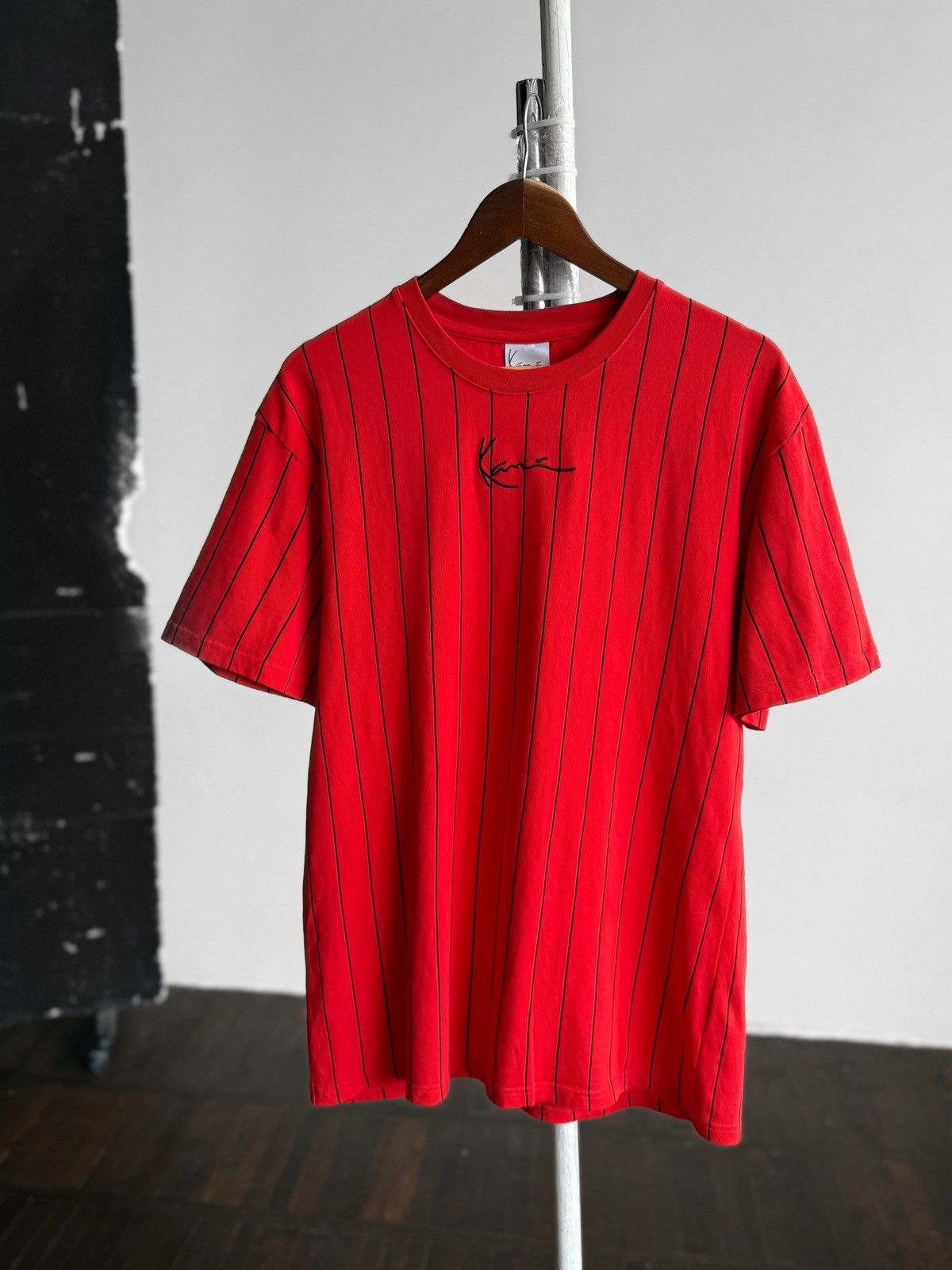Karl Kani Karl Kani Mens Red Striped T-Shirt Signature Logo Streetwear Size US M / EU 48-50 / 2 - 1 Thumbnail