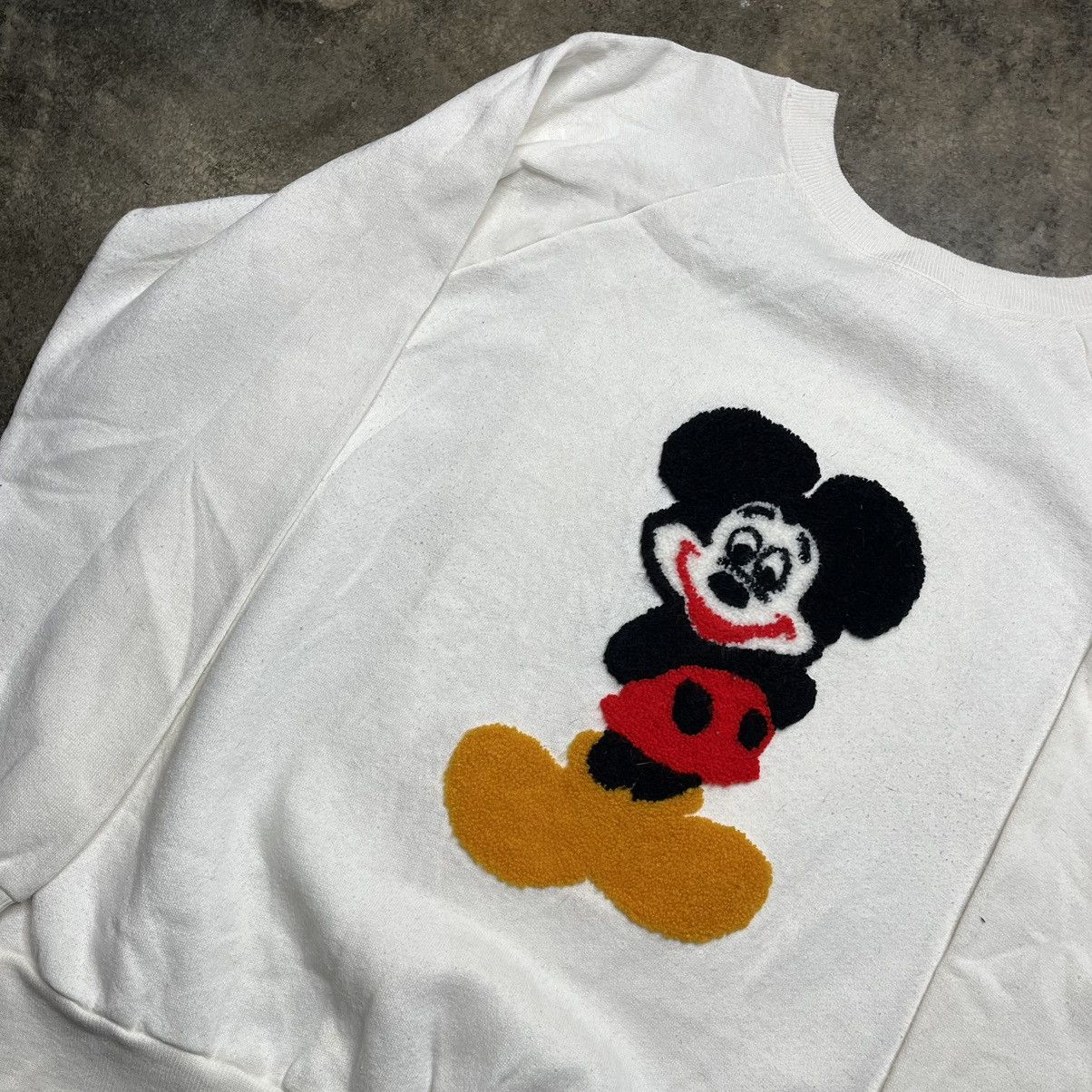 Vintage vintage 70s 80s mickey mouse creepy sweatshirt Size US L / EU 52-54 / 3 - 4 Thumbnail
