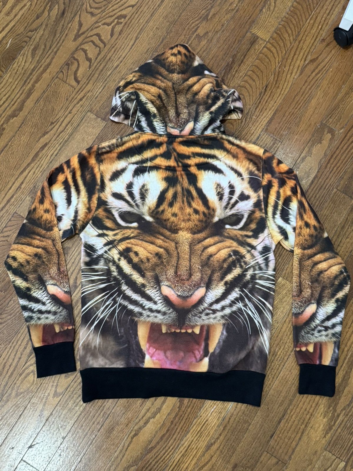 Vintage Super massive all over Tiger print hoodie Size US S / EU 44-46 / 1 - 4 Thumbnail