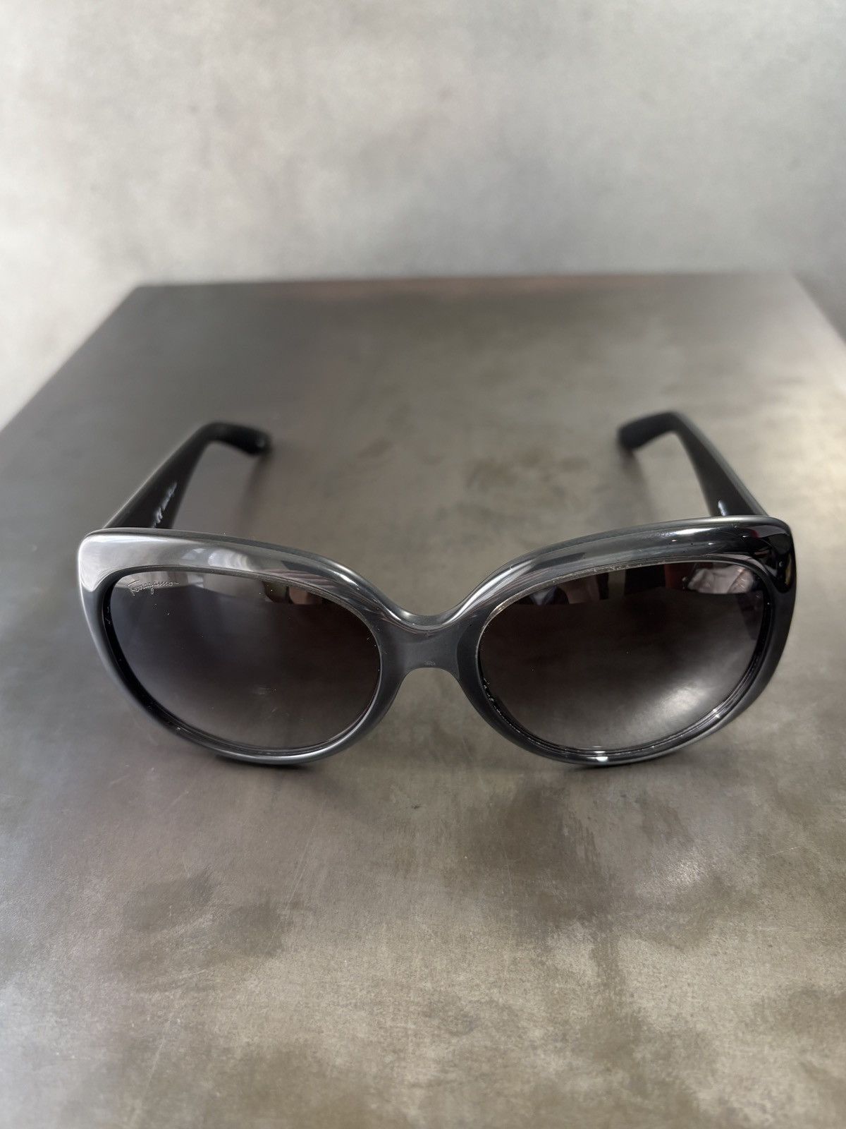 Salvatore Ferragamo 2000s Salvatore Ferragamo Sunglasses SF721S Monogram Vintage Size ONE SIZE - 7 Thumbnail