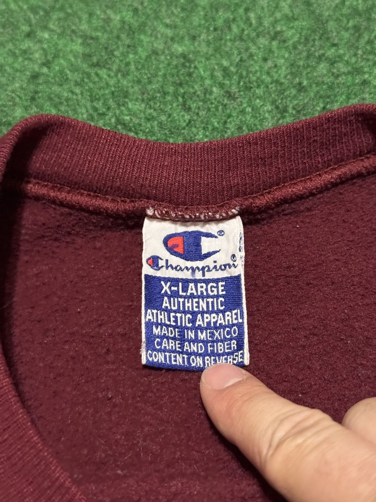 Champion Vintage 90s Champion Wine Purple XL Crewneck Sweatshirt Size US XL / EU 56 / 4 - 3 Thumbnail