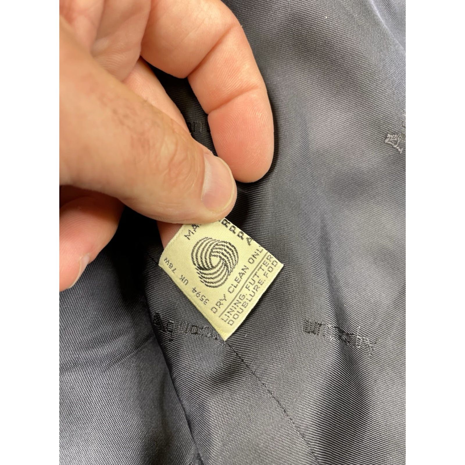 Aquascutum VINTAGE Aquascutum Blazer Jacket Women’s Wool Double-Breasted Black Size 18 Gold Buttons Notch Lapel City London Retro 6-Button Six-Button Regular Fit Size XXL / US 16-18 / IT 52-54 - 5 Thumbnail