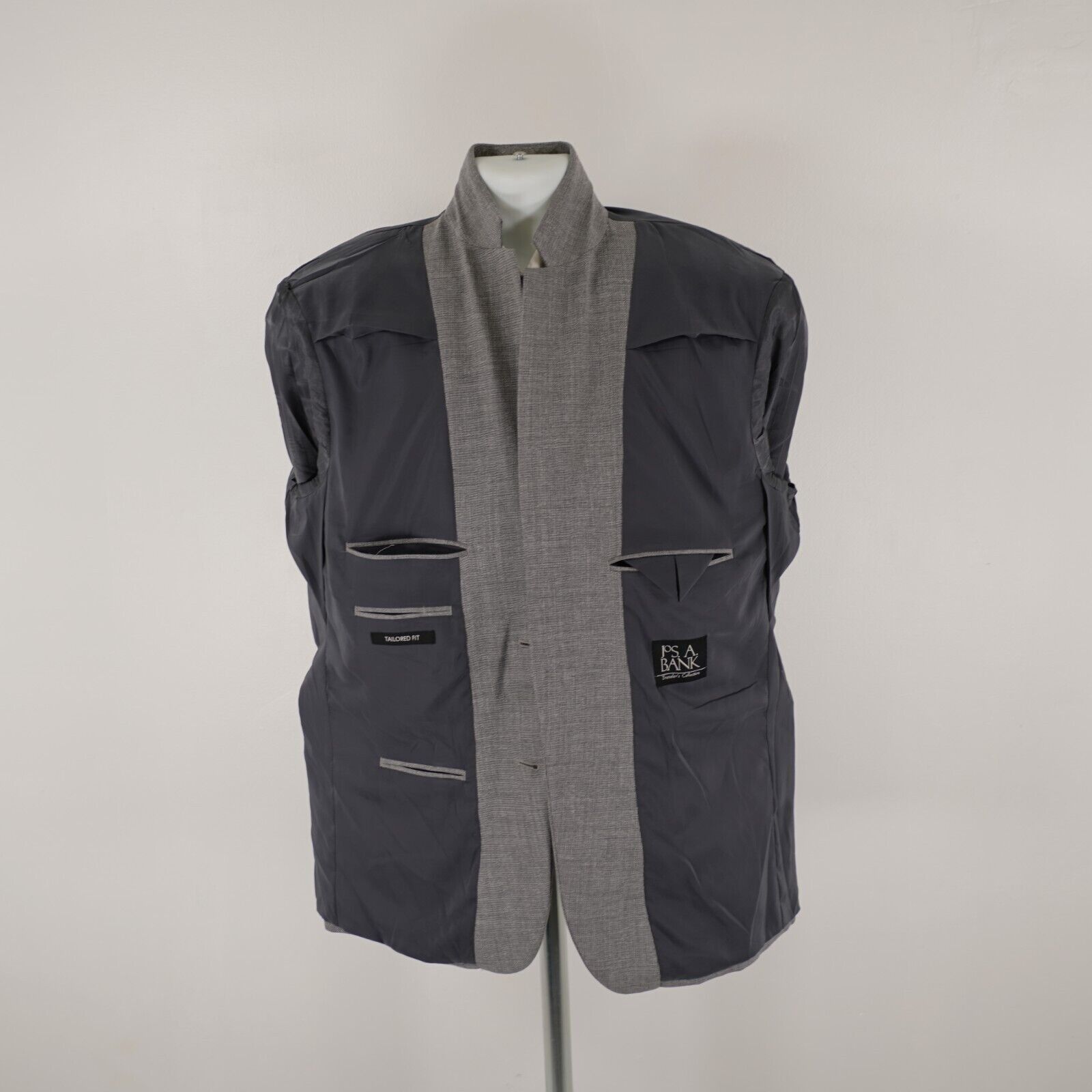 Jos. A. Bank Jos A Bank Traveler's Textured Wool Gray Basketweave 2 Butto Size 42R - 12 Thumbnail