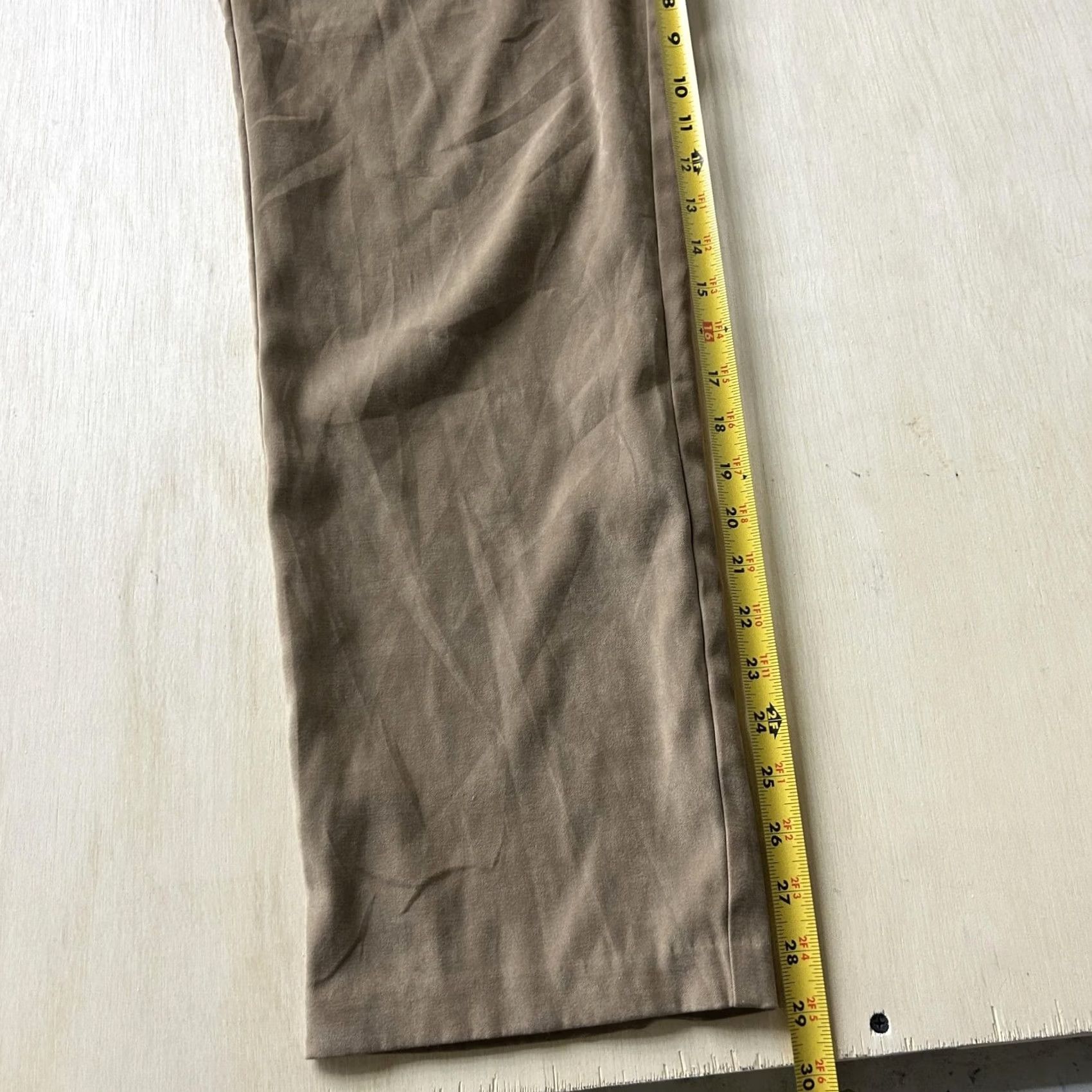 Vintage Sag Harbor Dress Pants Womens 12 Beige Straight Leg Elastic Waist Stretch Career Pants Women Straight Leg Beige 12 Mens? Wait; this is not right. Size 34" / US 12 / IT 48 - 7 Thumbnail