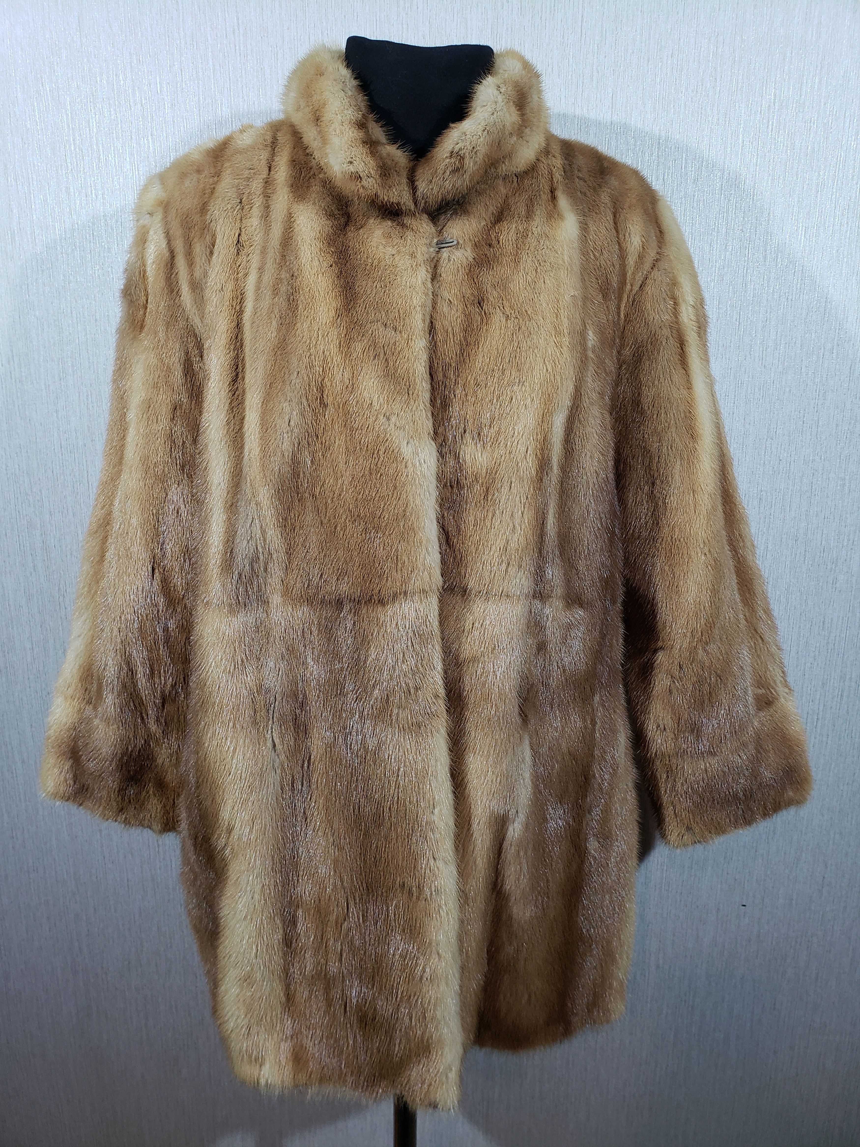 image of Stylish Women's Mink Fur Coat in Brown (Size XL)