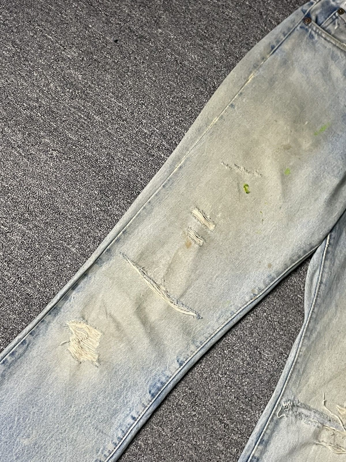 Vintage LEVIS Fashion Ripped Jeans (83)