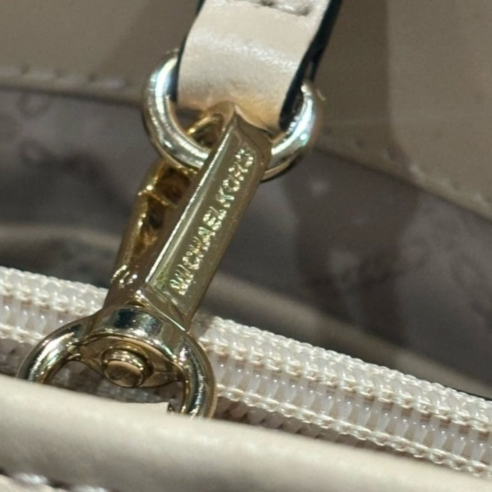 Michael Kors MICHAEL KORS Monogram Medium Jet Set Zip Top Tote Authentic Size ONE SIZE - 10 Thumbnail