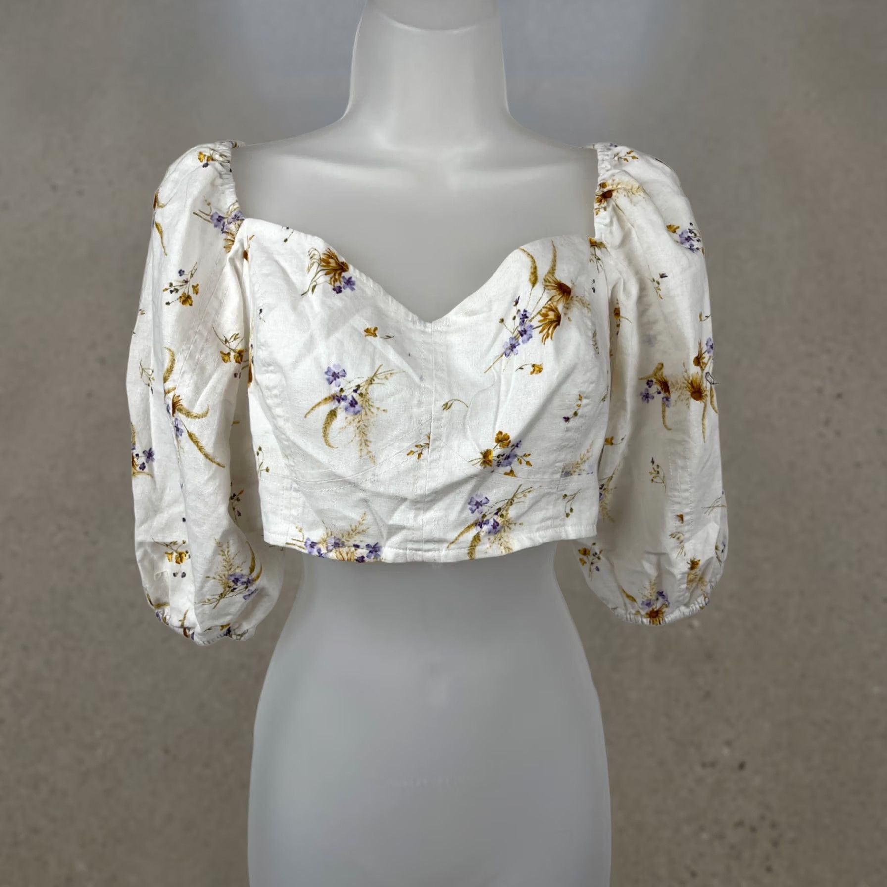 H&M H&M Crop Top Womens L White Floral Puff Sleeve Cropped Slouchy Back Smocked Back Size L / US 10 / IT 46 - 1 Thumbnail