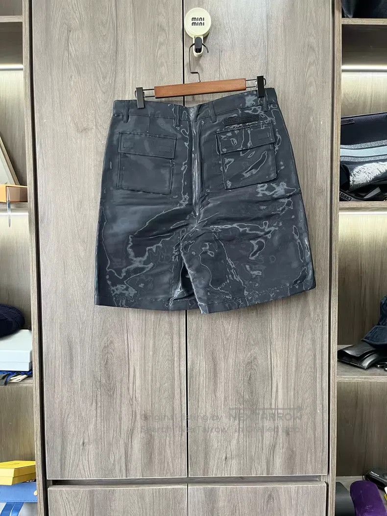 Givenchy Givenchy Reflective multi-pocket shorts Size US 32 / EU 48 - 1 Thumbnail