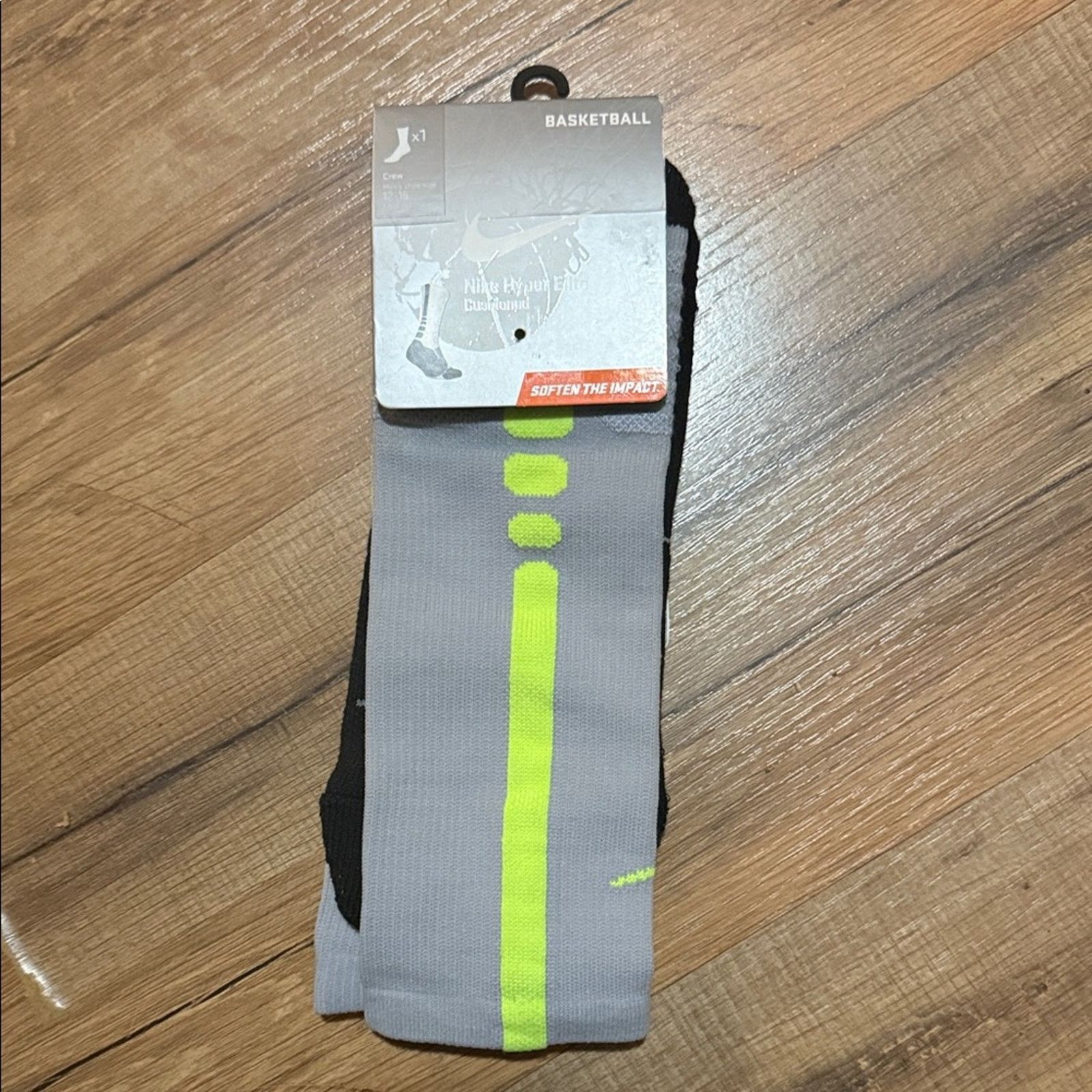Nike 2013 Nike Hyper Elite Cushioned Basketball DriFit Crew Socks Size ONE SIZE - 1 Thumbnail