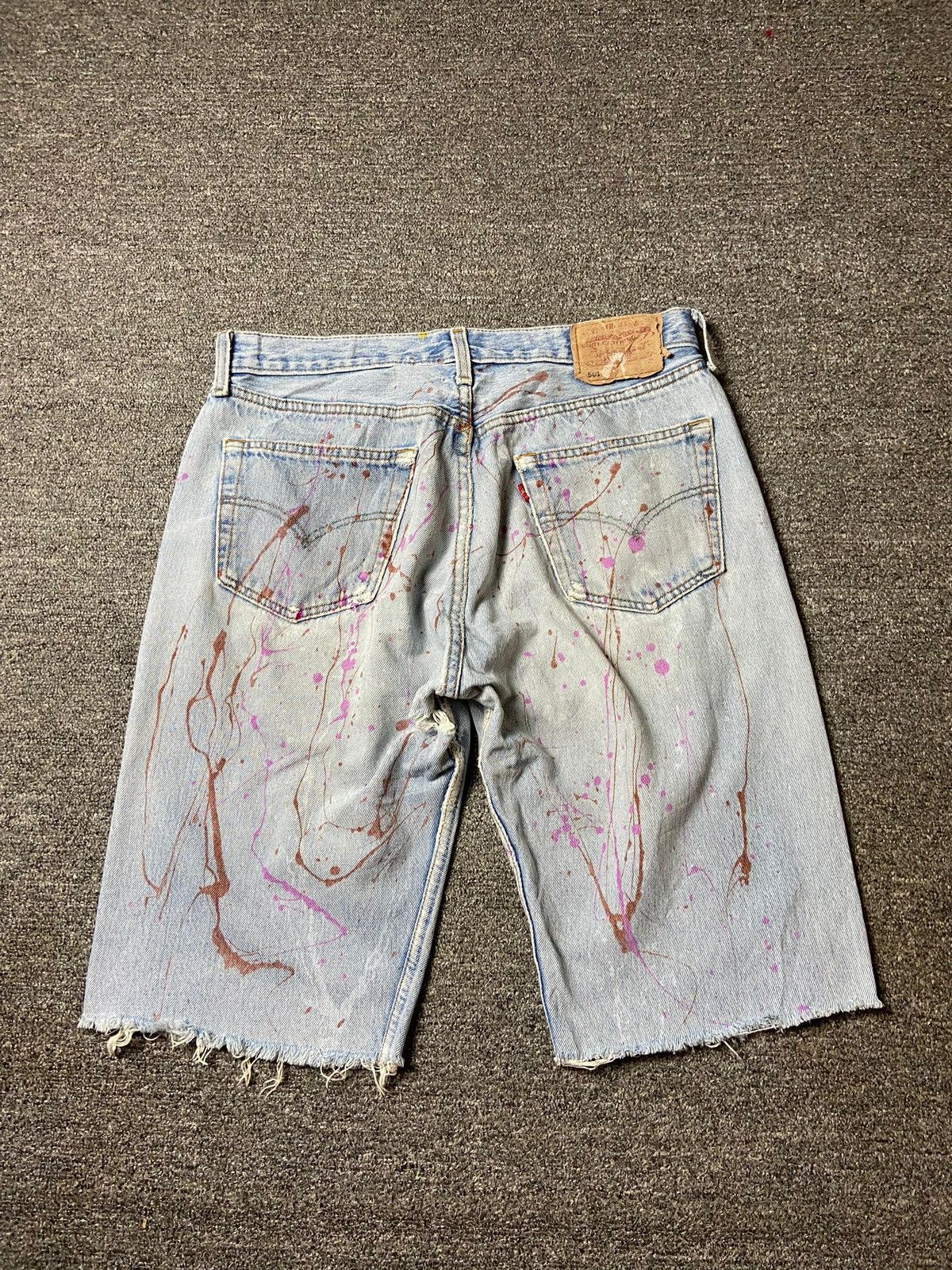 Levi's Vintage LEVIS Paint Splatter Denim Shorts (143) Size US 32 / EU 48 - 2 Thumbnail