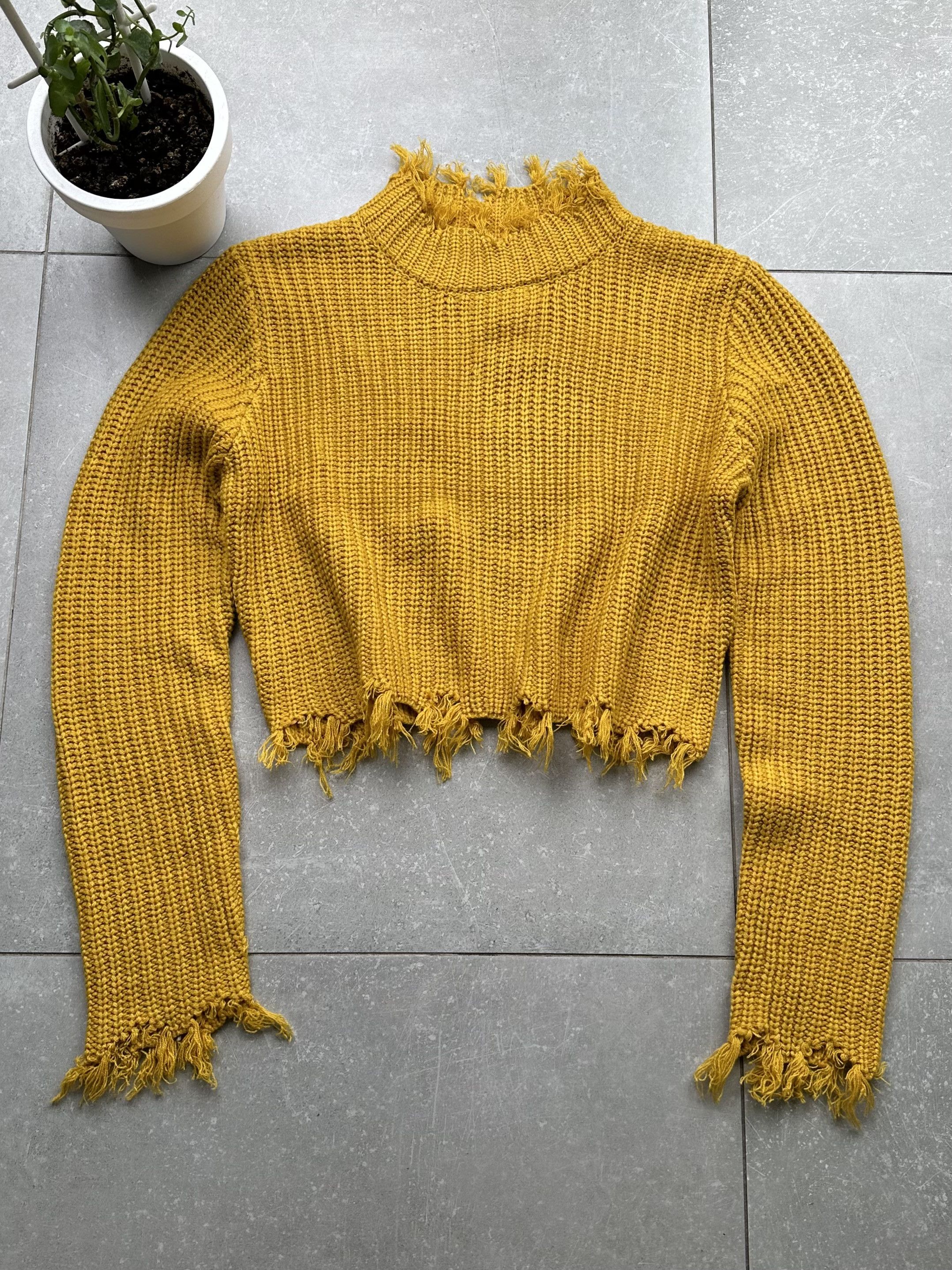 image of Dolce Gabbana x Vintage Dolce&gabbana Vintage Cropped Sweater in Yellow, Women's (Size Medium)