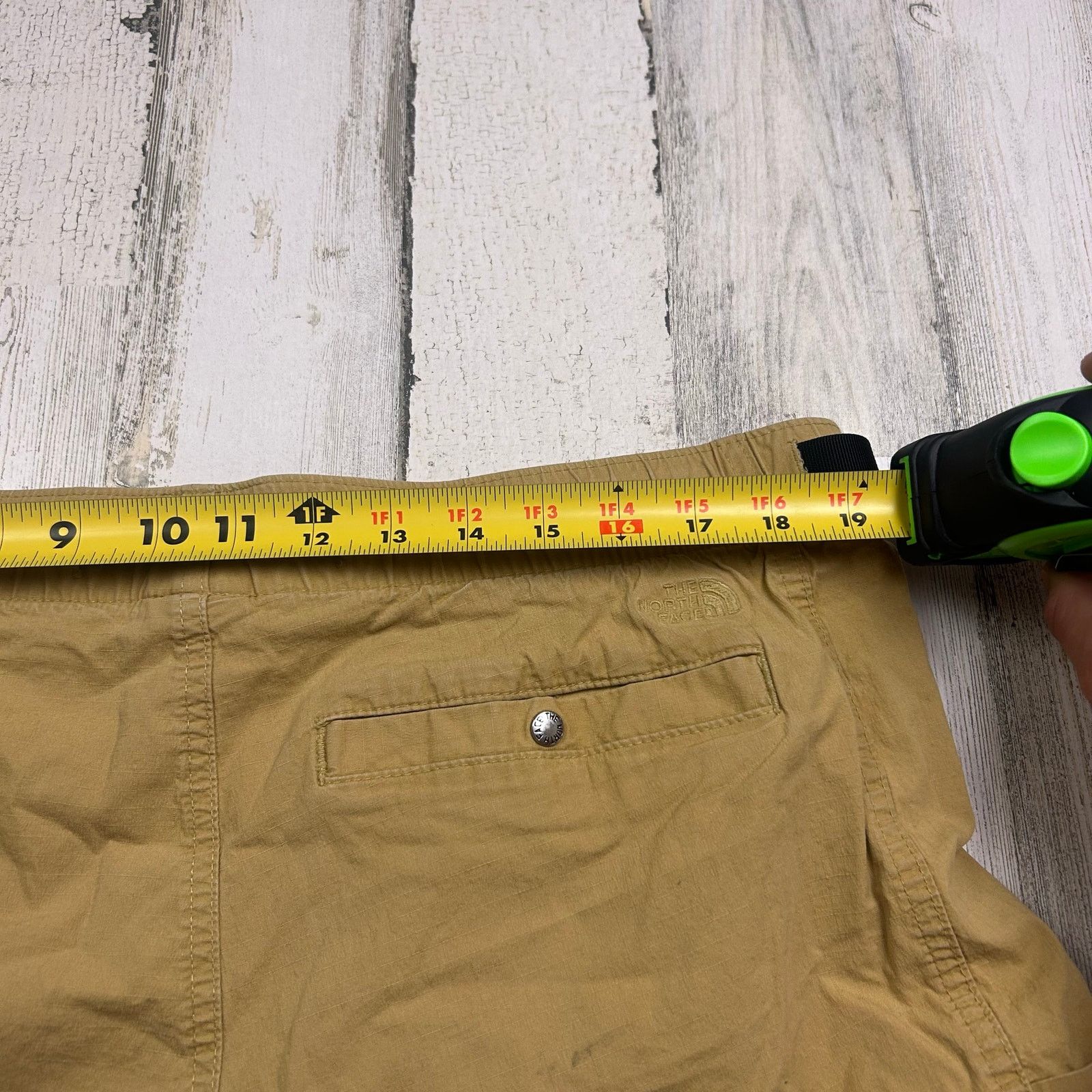 The North Face The North Face Shorts Tan Ripstop Cargo Size US 36 / EU 52 - 6 Thumbnail