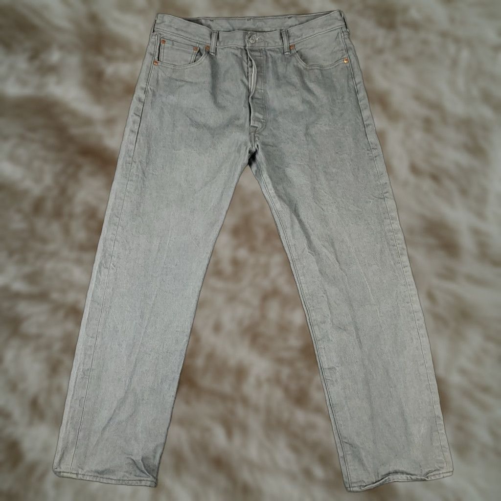 Levi's LEVI'S 501 Jeans - Jeans Mens 38x30 Gray Denim, Button Fly, Straight Leg, 5-Pocket, Regular Rise, Medium Wash, Classic American Mens Size US 38 / EU 54 - 1 Thumbnail