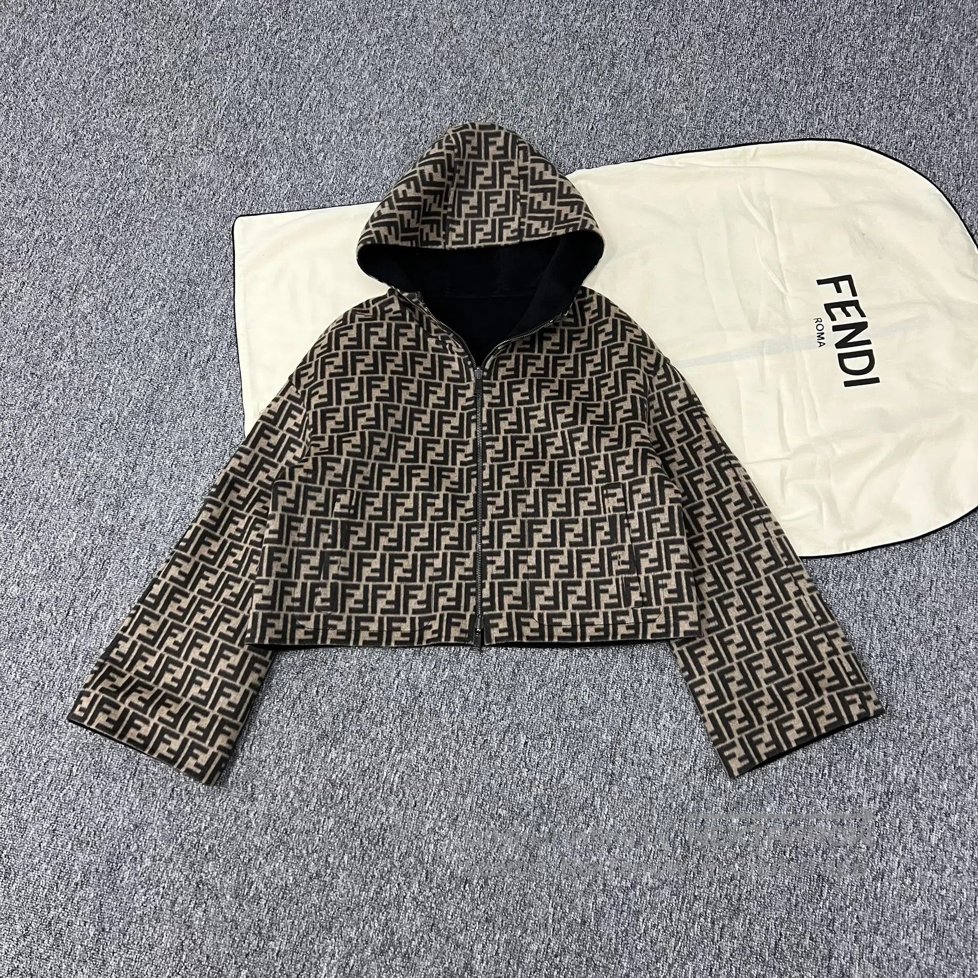 Fendi FENDI size 40 Cap-equipped little monster eyes; zipper ja Size US L / EU 52-54 / 3 - 1 Thumbnail