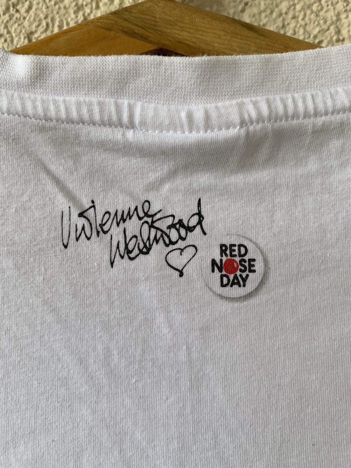 Japanese Brand Vivienne Westwood comic relief streetwear T shirt Size US XS / EU 42 / 0 - 7 Thumbnail