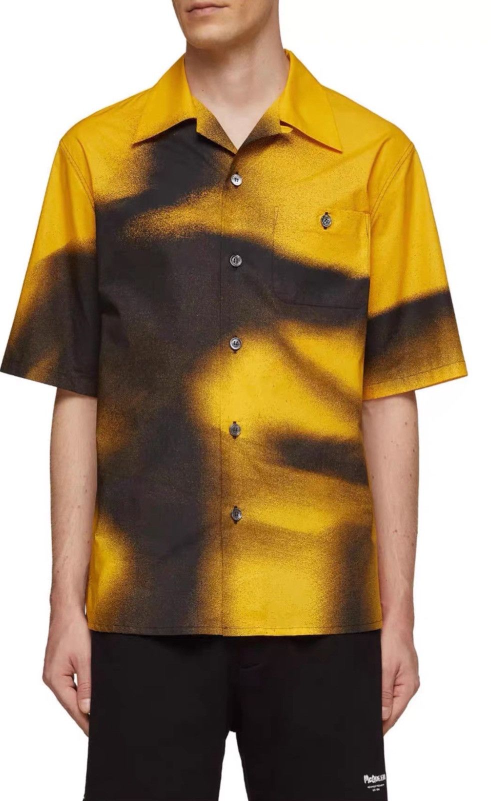 Graffiti spray shirt in yellow size15+