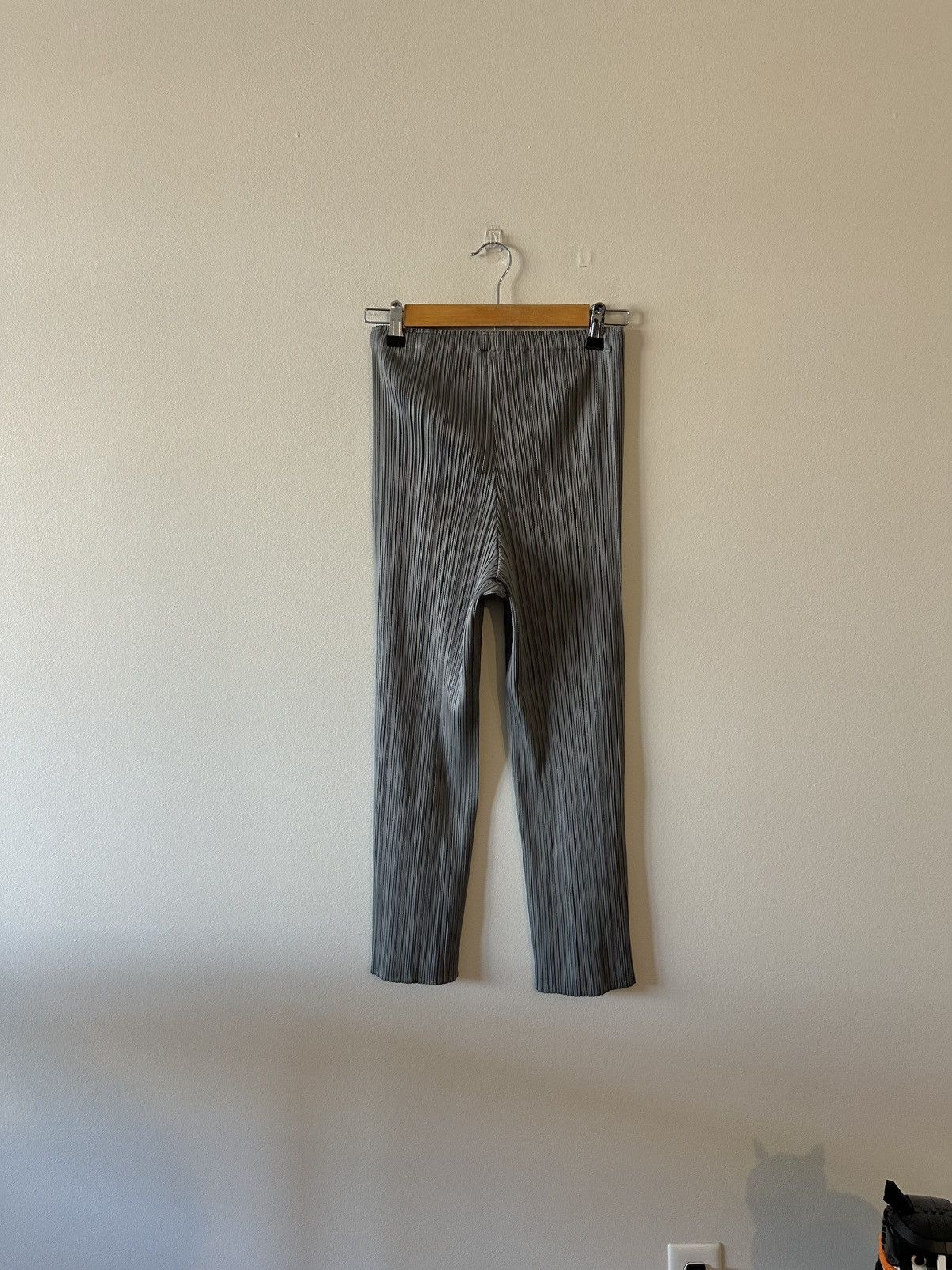 Pleats Please Issey Miyake Issey Miyake Pleats Please Pants Grey 5 Japan Minimalist Size 27" / US 4 / IT 40 - 2 Thumbnail