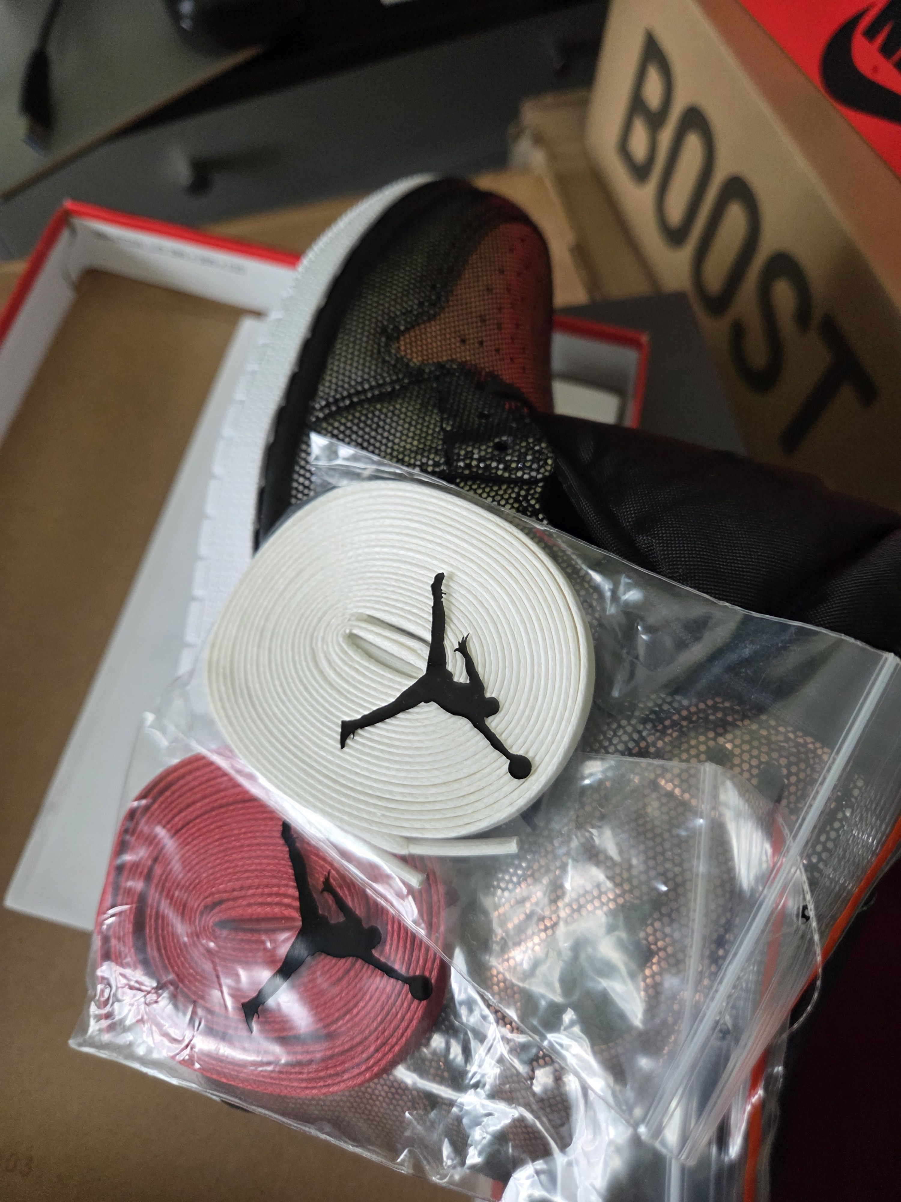 Nike Air Jordan 1 Hi OG 'Fearless' Size US 7 / IT 37 - 5 Thumbnail