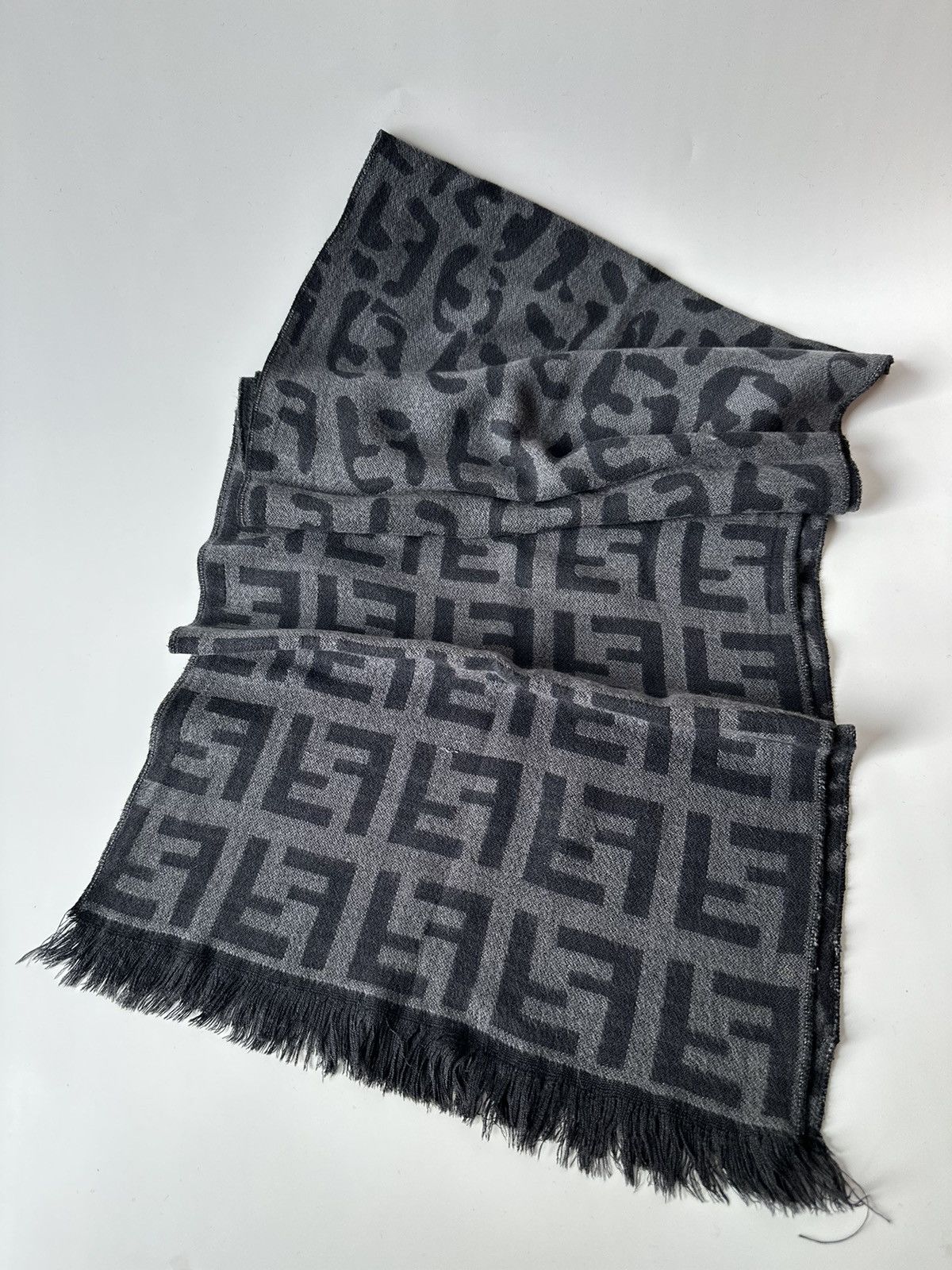 Fendi Fendi scarf monogram 100% wool Size ONE SIZE - 3 Thumbnail