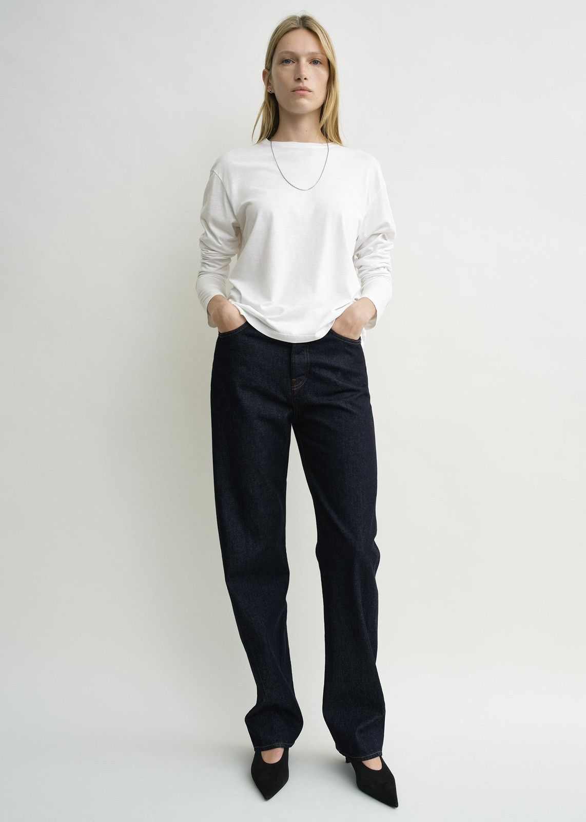 Toteme Toteme - Twisted Seam Faded Black Denim Type - Pants Size 28" / US 6 / IT 42 - 7 Thumbnail