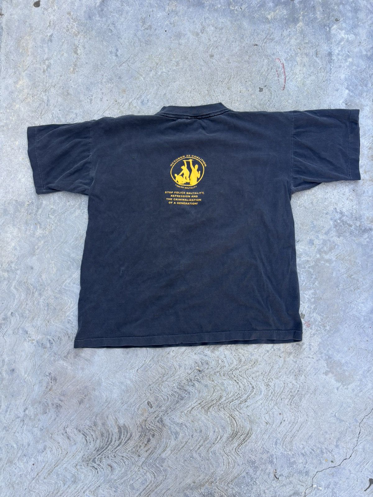 Vintage Vintage 90s Police Brutality T Shirt Size US L / EU 52-54 / 3 - 2 Thumbnail