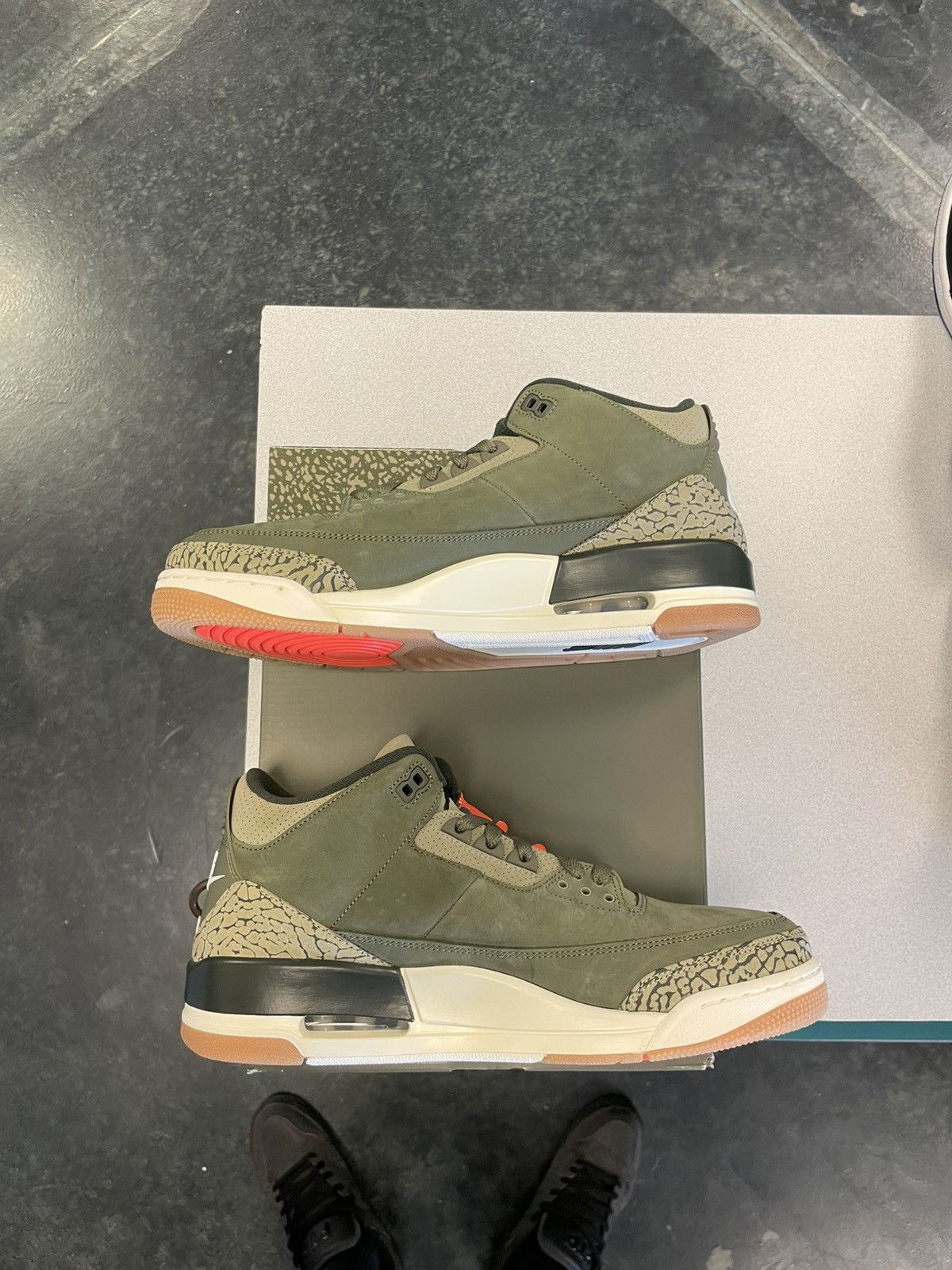 Jordan Brand Jordan 3 Family Affair Size US 12 / EU 45 - 4 Thumbnail