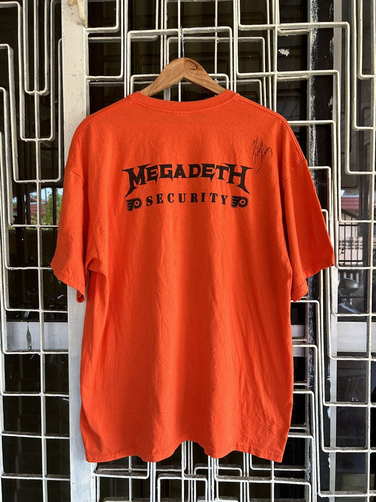 Band Tees 💥MEGADETH SECURITY 🔥 PHILADELPHIA FANS NHL TEES Size US XL / EU 56 / 4 - 1 Thumbnail