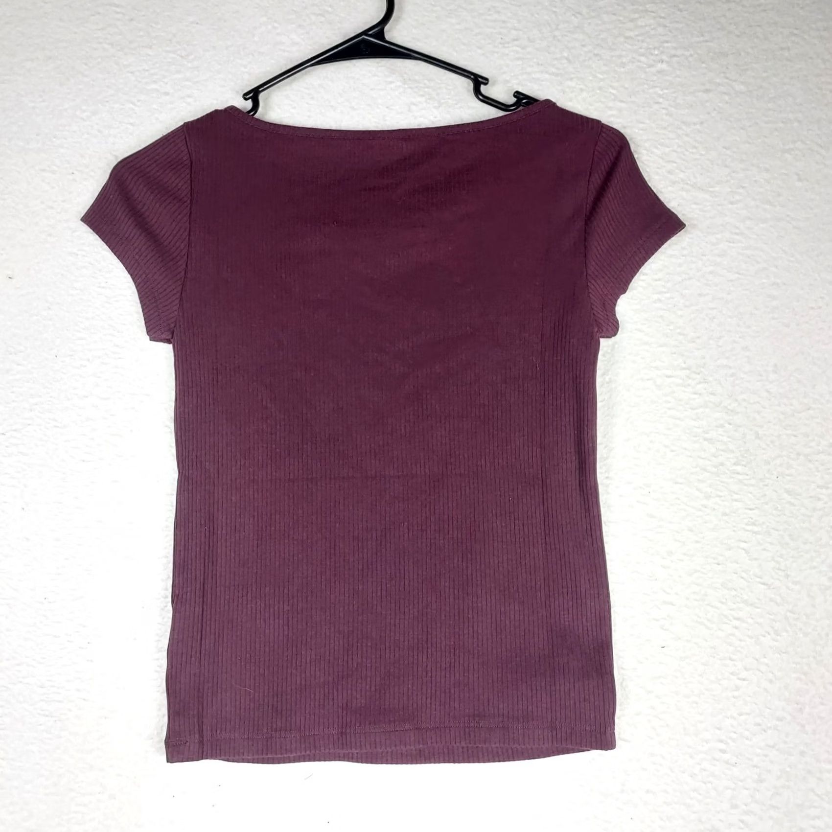 American Eagle Outfitters American Eagle Outfitters Shirt Womens XS Ribbed Burgundy Short Sleeve Pullover Viscose Solid Red Top Shirt Size XS / US 0-2 / IT 36-38 - 2 Thumbnail