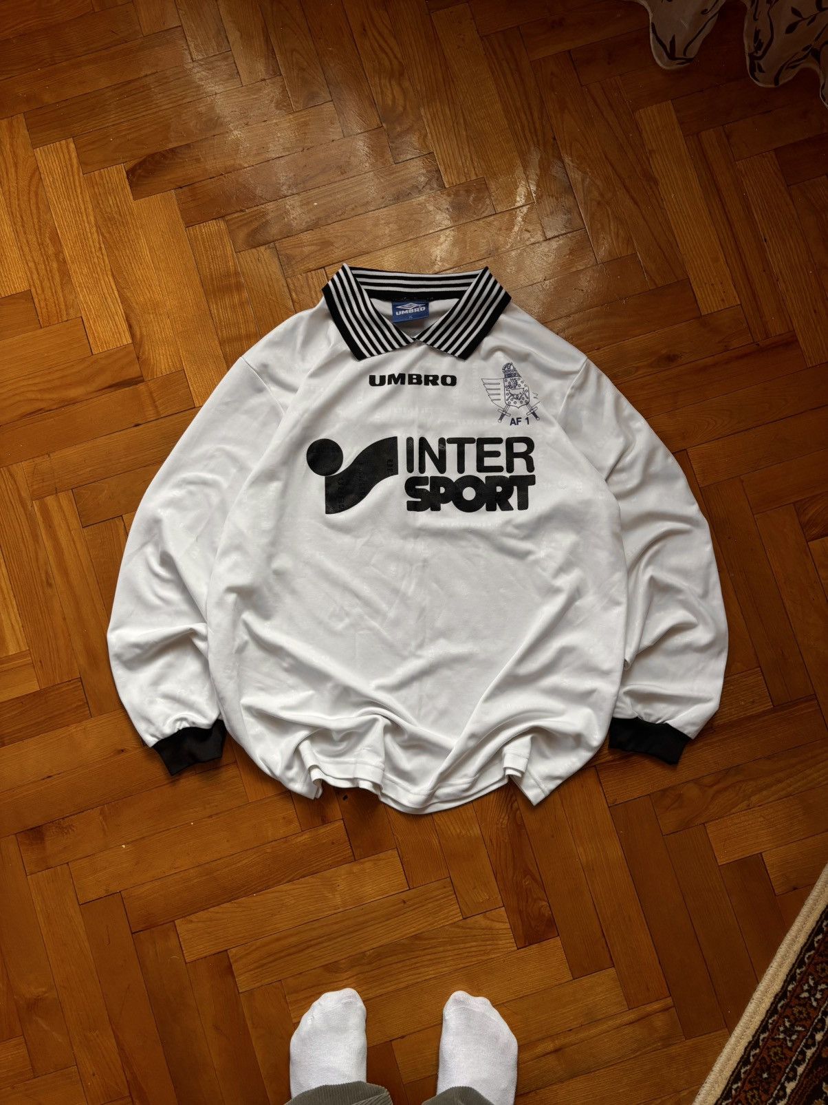 Umbro Vintage Umbro InterSport Monogram Longsleeve Polo Size US XL / EU 56 / 4 - 1 Thumbnail