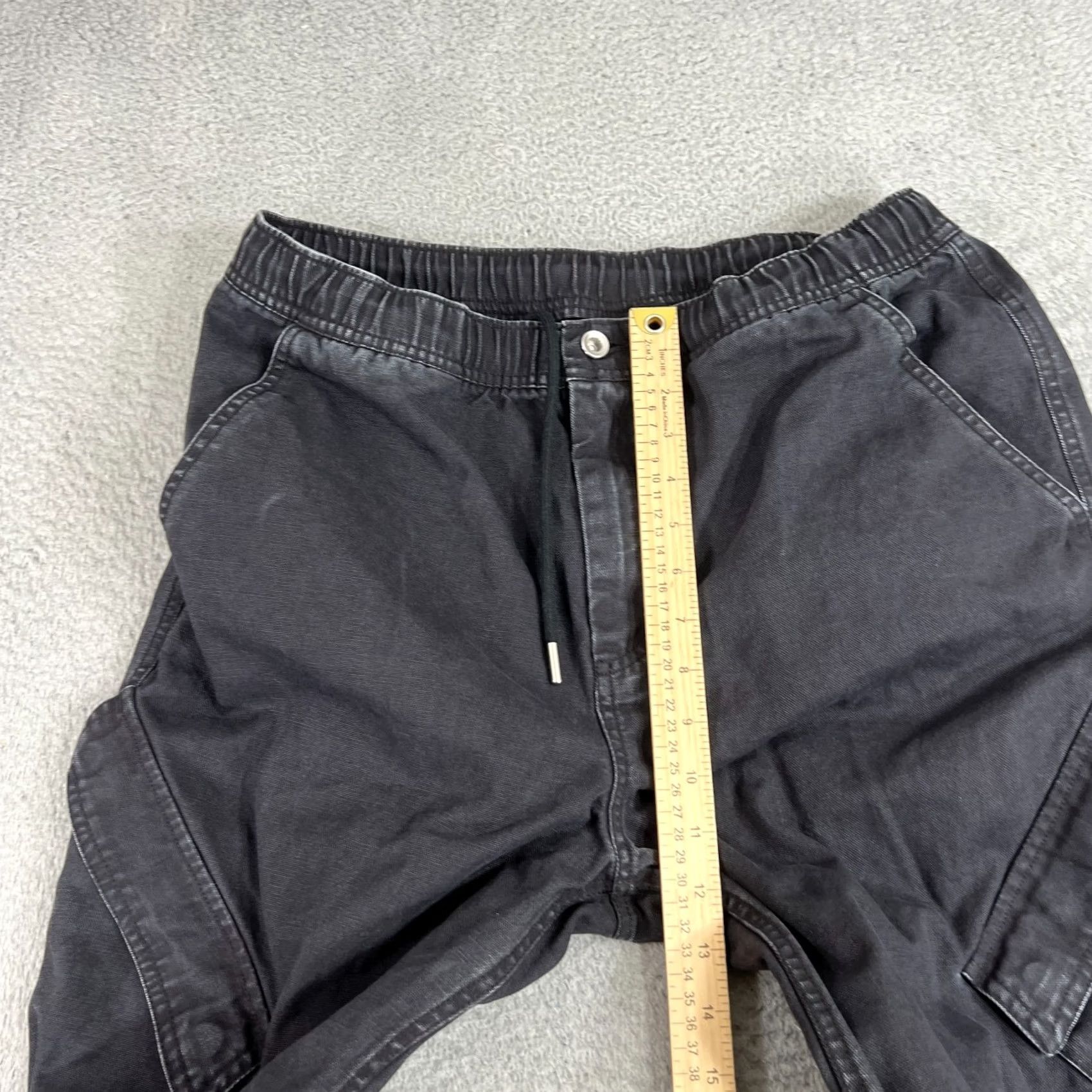 Nike Nike Air Jordan Essentials Chicago Trousers Mens Medium Black Cargo Pants 90s Logo Collection Regular Fit Size US 31 - 4 Thumbnail
