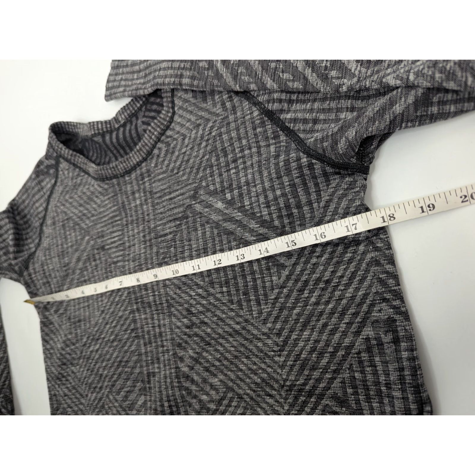 Lululemon Lululemon Rest Less Gray Ribbed Long Sleeve Pullover Thumbholes Shirt Size 10 Size L / US 10 / IT 46 - 6 Thumbnail