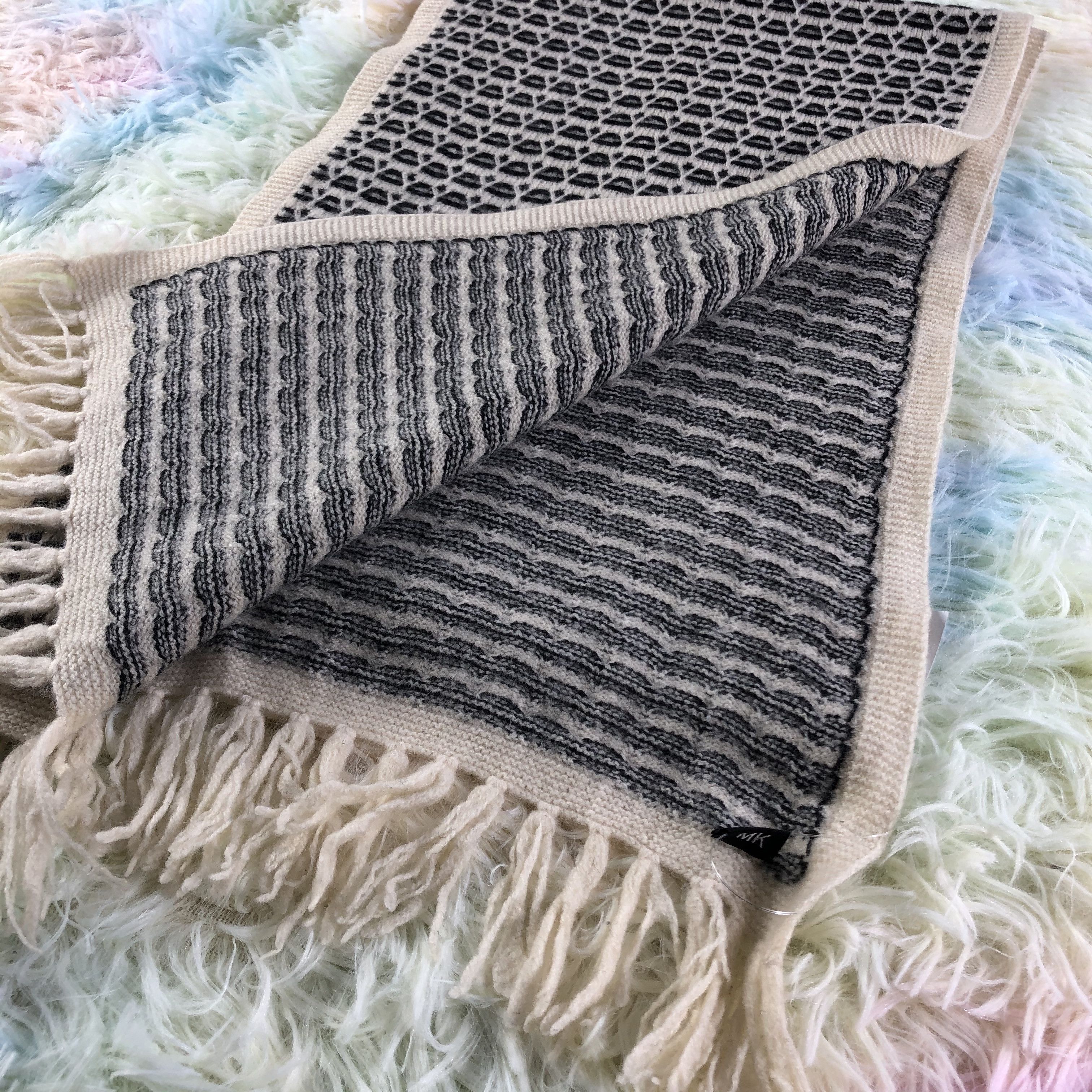 Michael Kors Michael Kors Scarf / Muffler / Neckwear - KM441 Size ONE SIZE - 4 Thumbnail