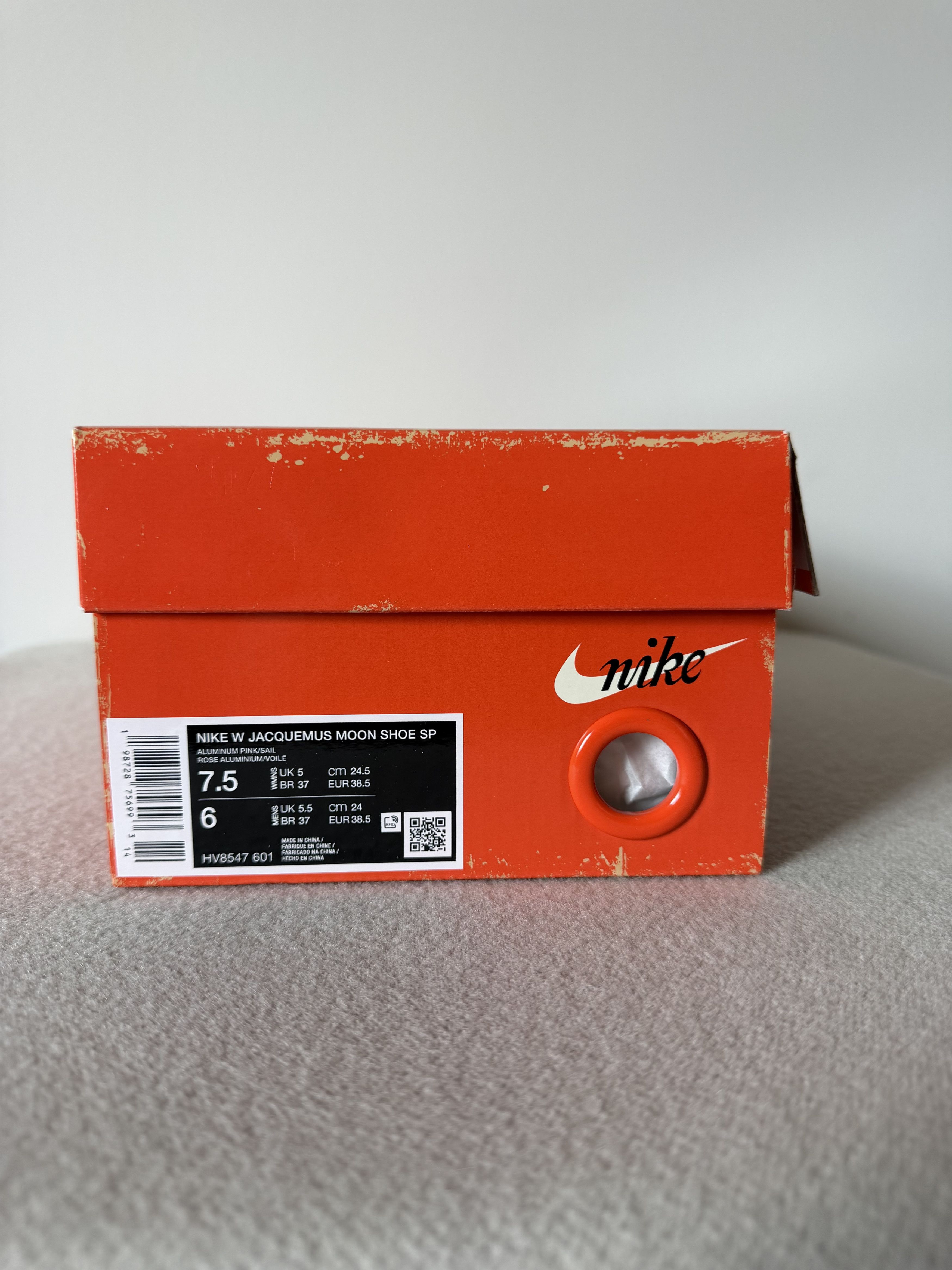 Jacquemus × Nike Jacquemus Nike Moon Shoe in Aluminum Pink Size US 6 / EU 39 - 8 Thumbnail