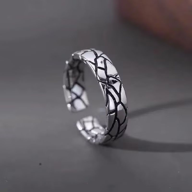 Jewelry Men's Retro Simple Textured Cracked Ring Size ONE SIZE - 2 Thumbnail