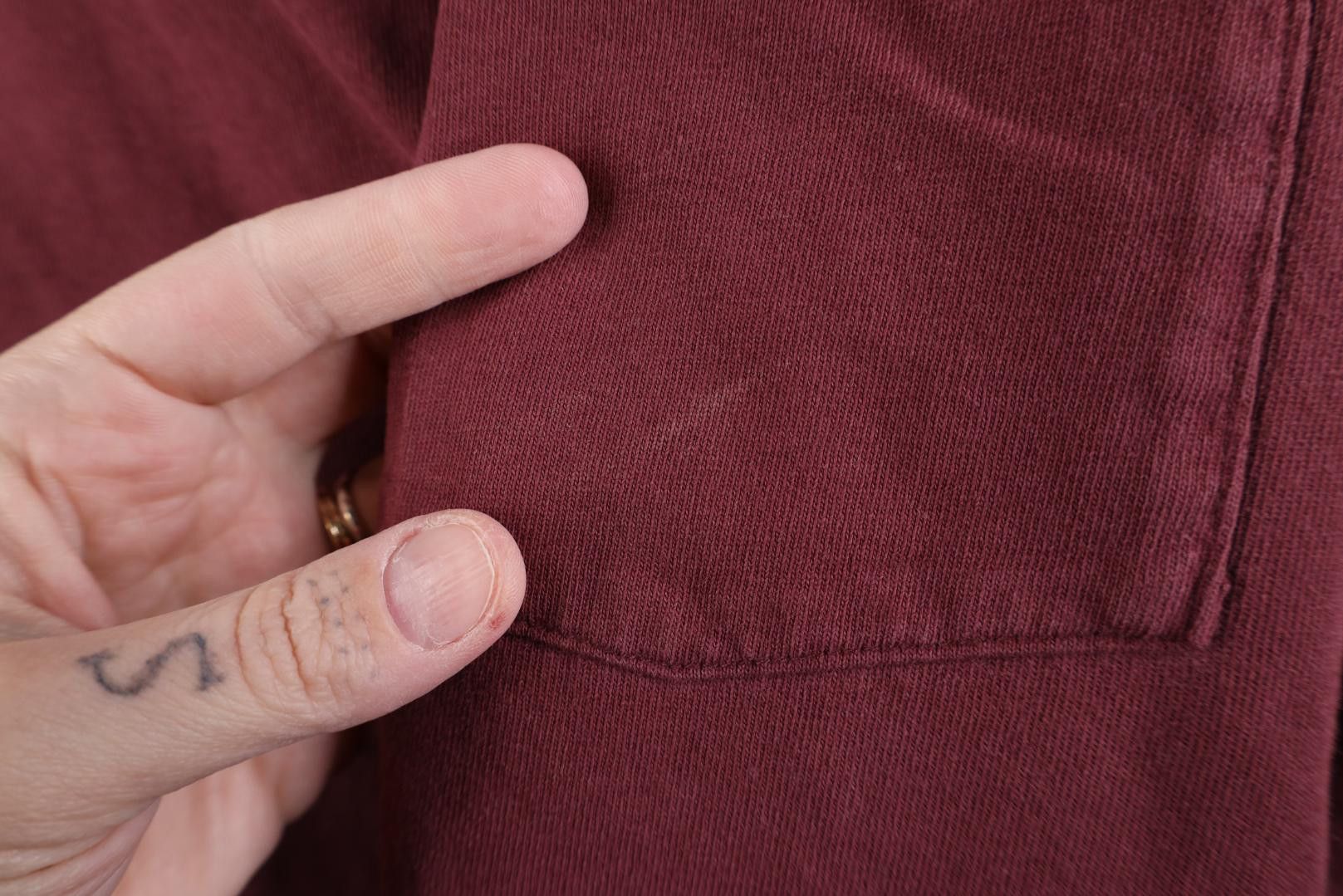 Dickies Vintage Y2K Dickies Long Sleeve Pocket T-Shirt Burgundy Size US L / EU 52-54 / 3 - 6 Thumbnail