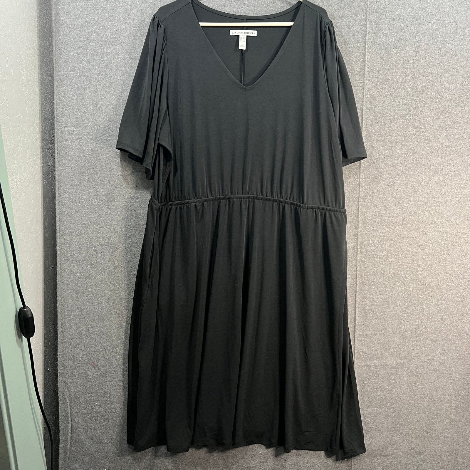 Other Girl With Curves Petite Knit Midi Dress with Flutter Sleeve Size XXL / US 16-18 / IT 52-54 - 1 Thumbnail