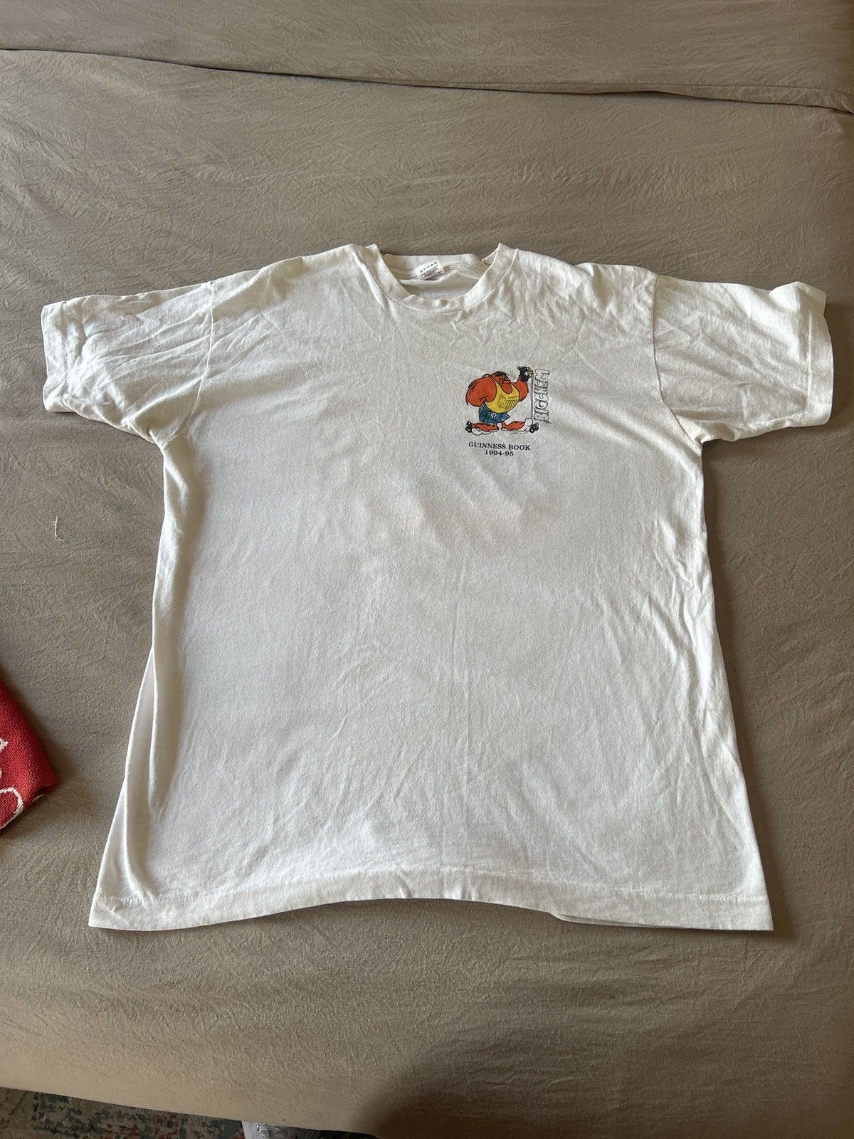 Vintage 1995 Guinness Book of World Records Chemistry T-Shirt Size US XL / EU 56 / 4 - 1 Thumbnail